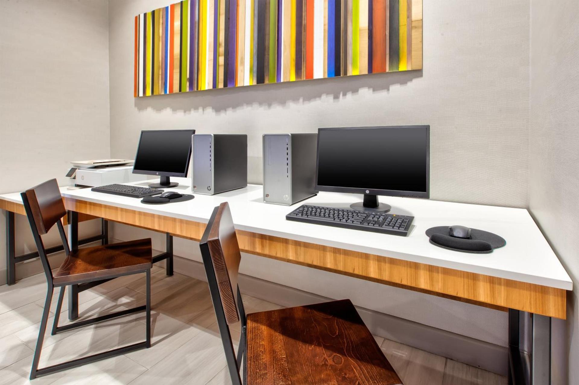 Holiday Inn Express & Suites VA Beach Oceanfront by IHG photo 14