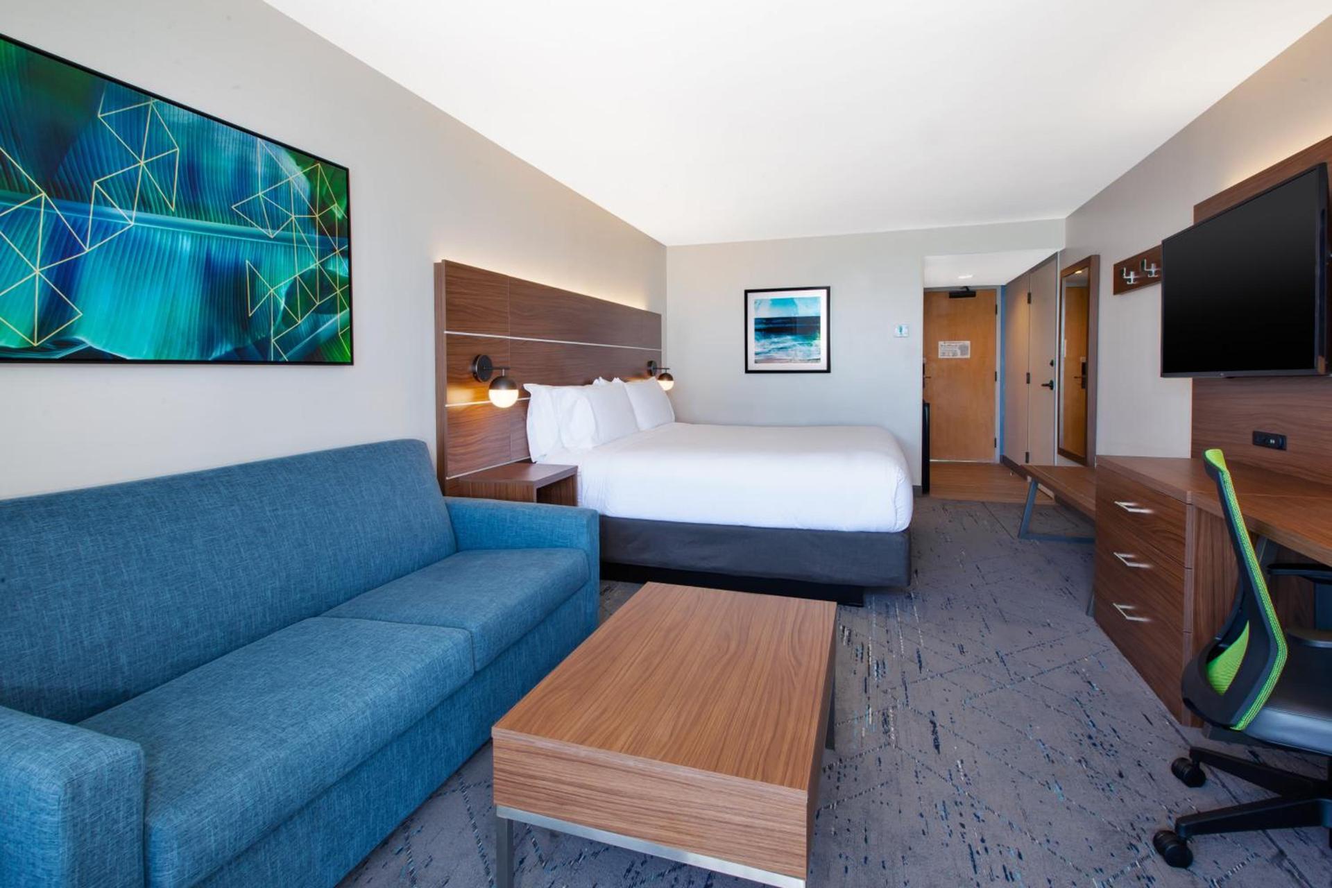 Holiday Inn Express & Suites VA Beach Oceanfront by IHG photo 32