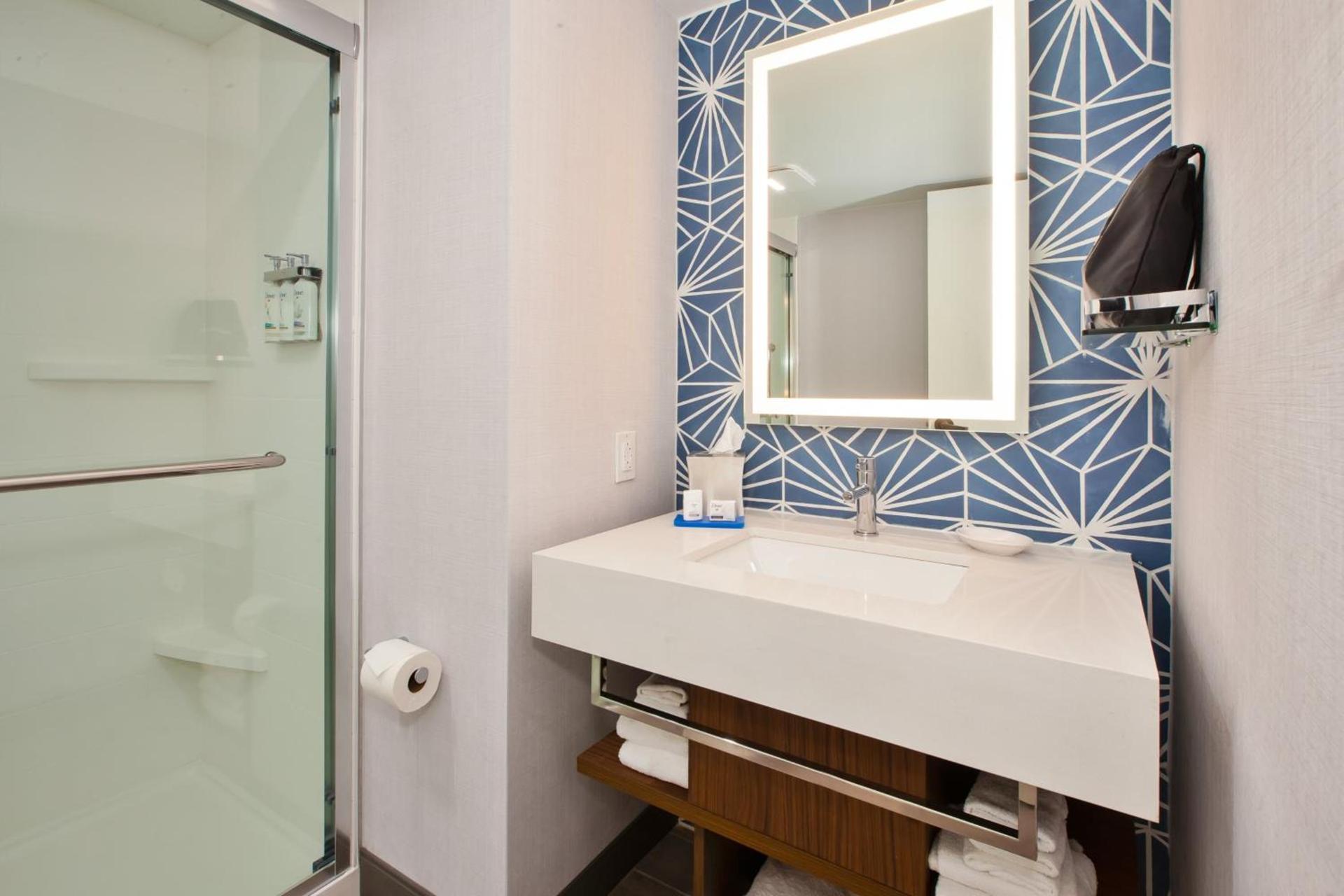 Holiday Inn Express & Suites VA Beach Oceanfront by IHG photo 27