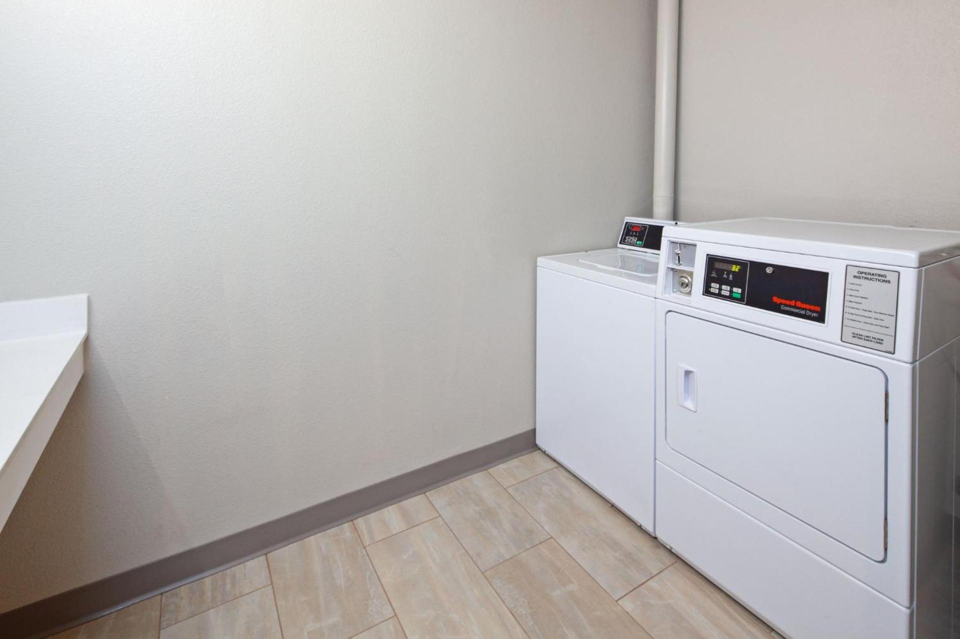 Holiday Inn Palmdale-Lancaster by IHG photo 16