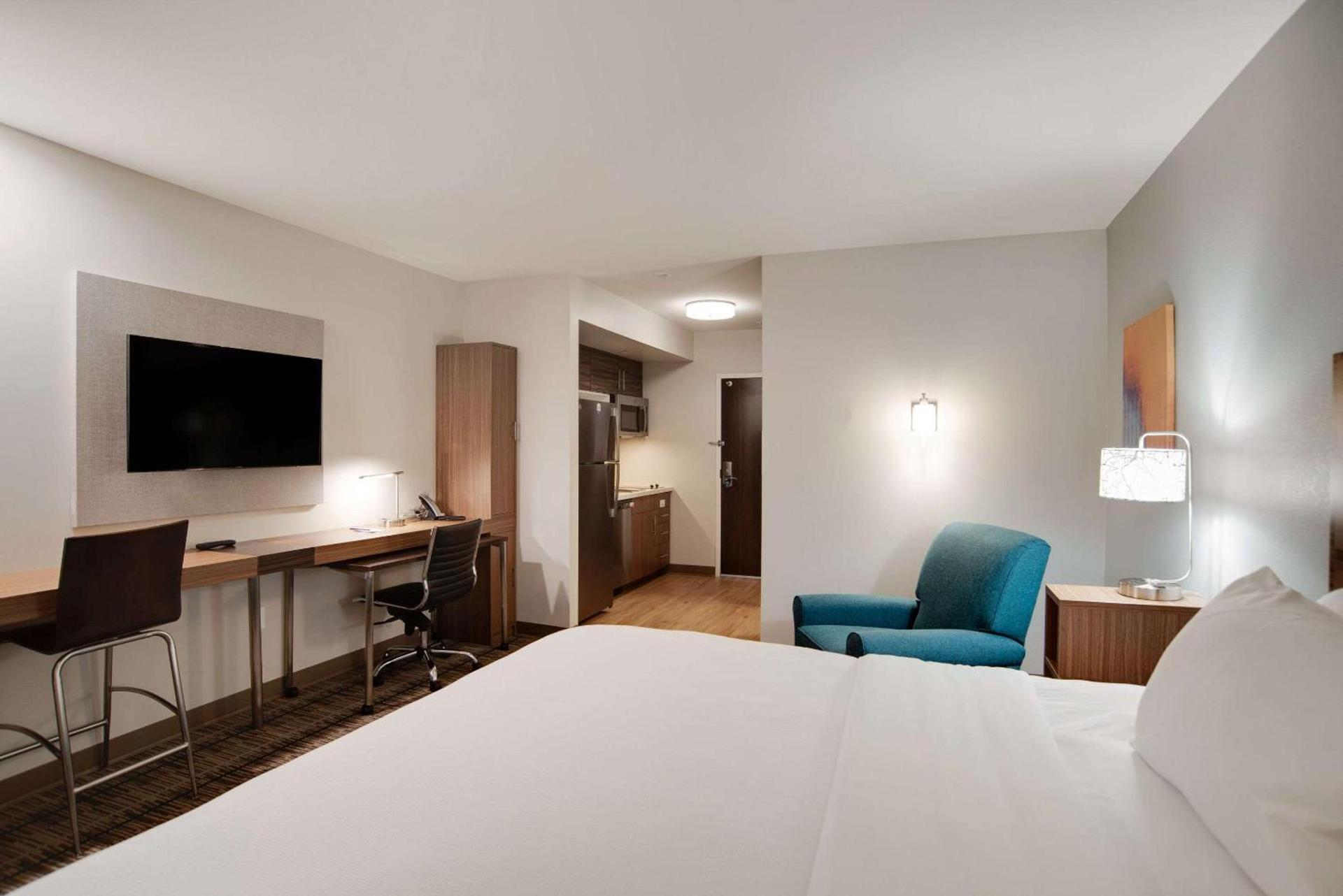 MainStay Suites Carlisle - Harrisburg photo 4