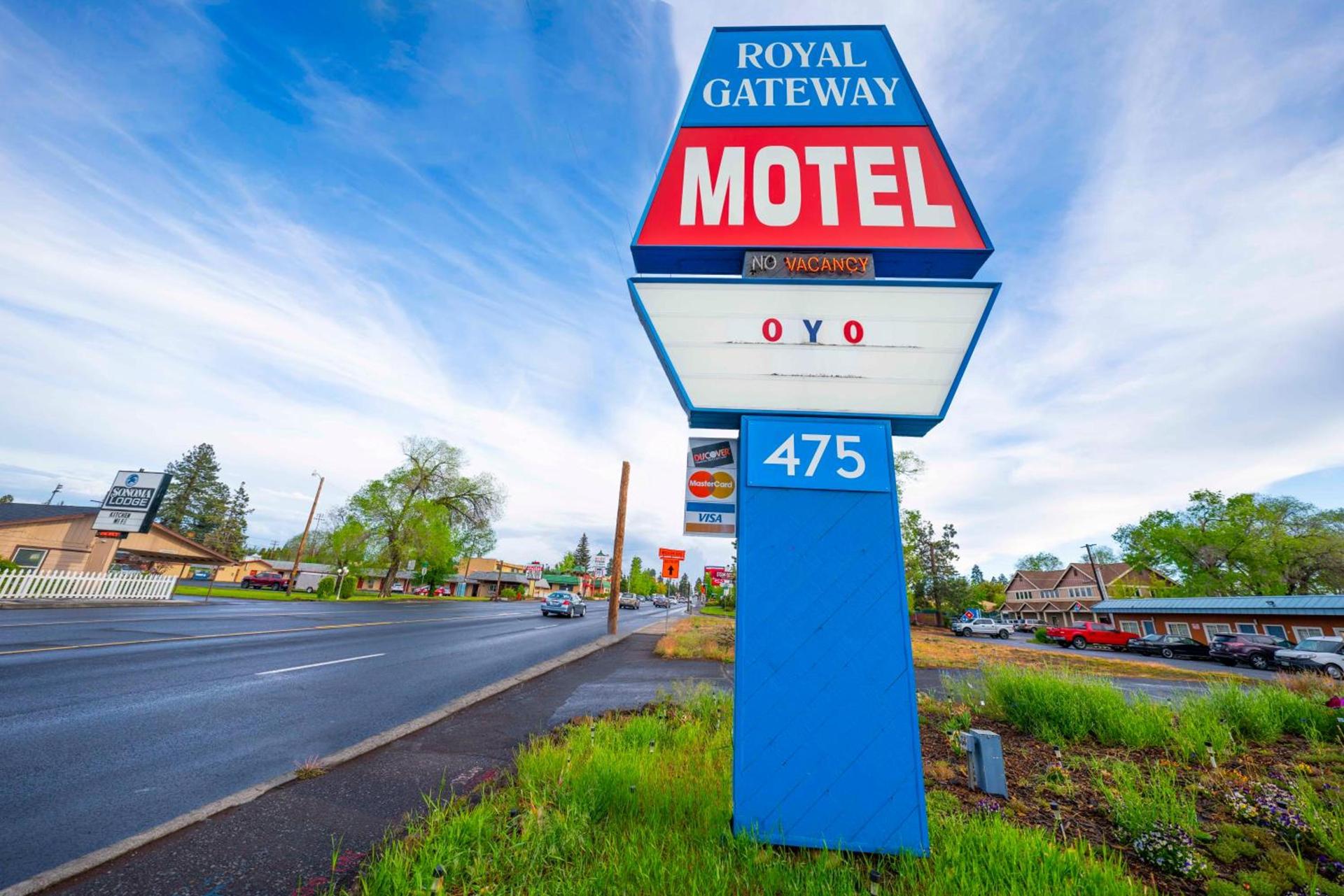 Royal Gateway Motel photo 28