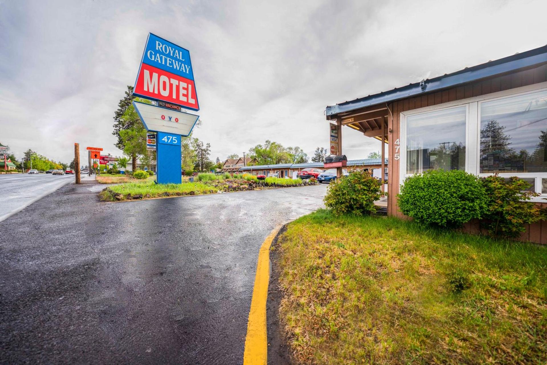 Royal Gateway Motel photo 1