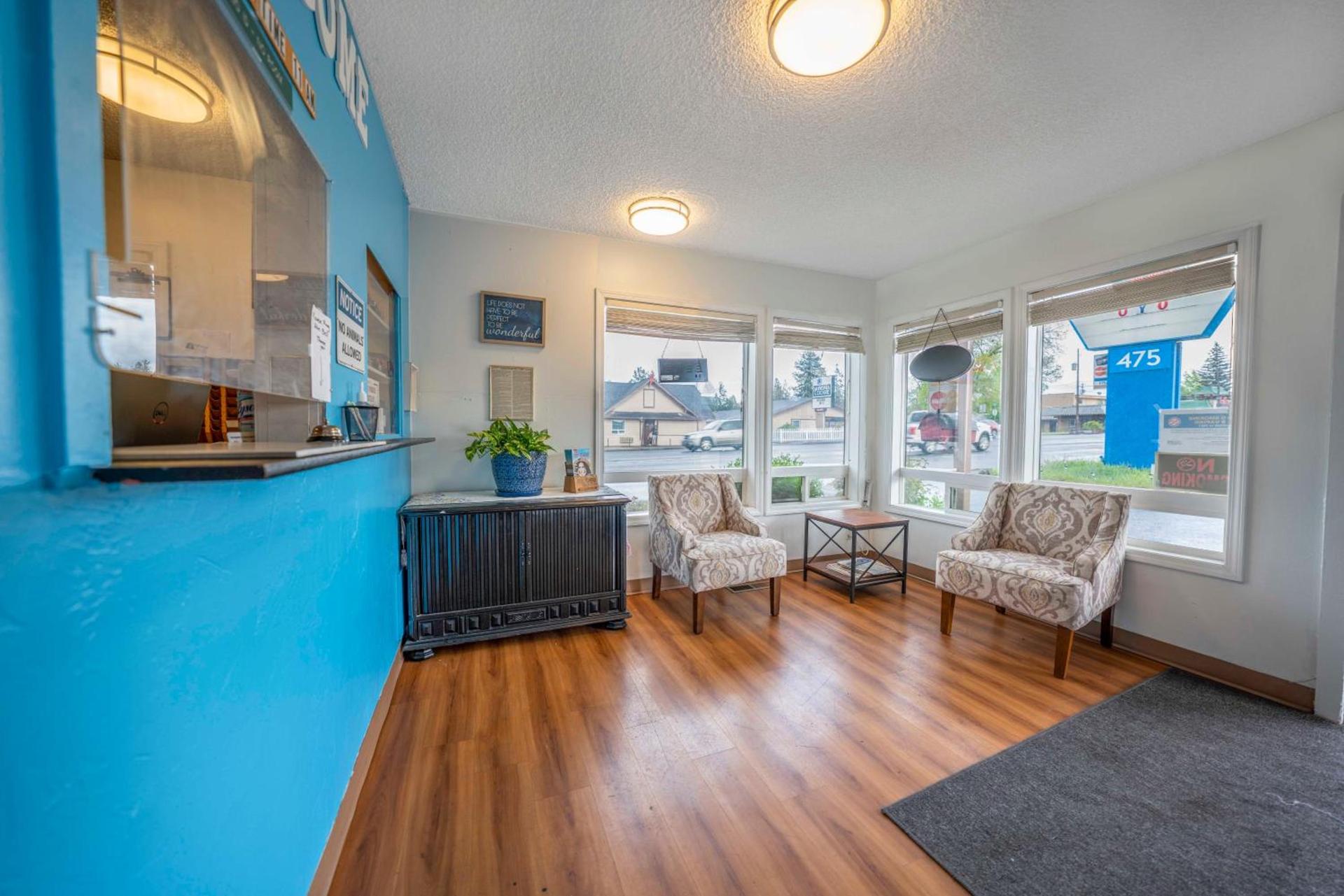 Royal Gateway Motel photo 36