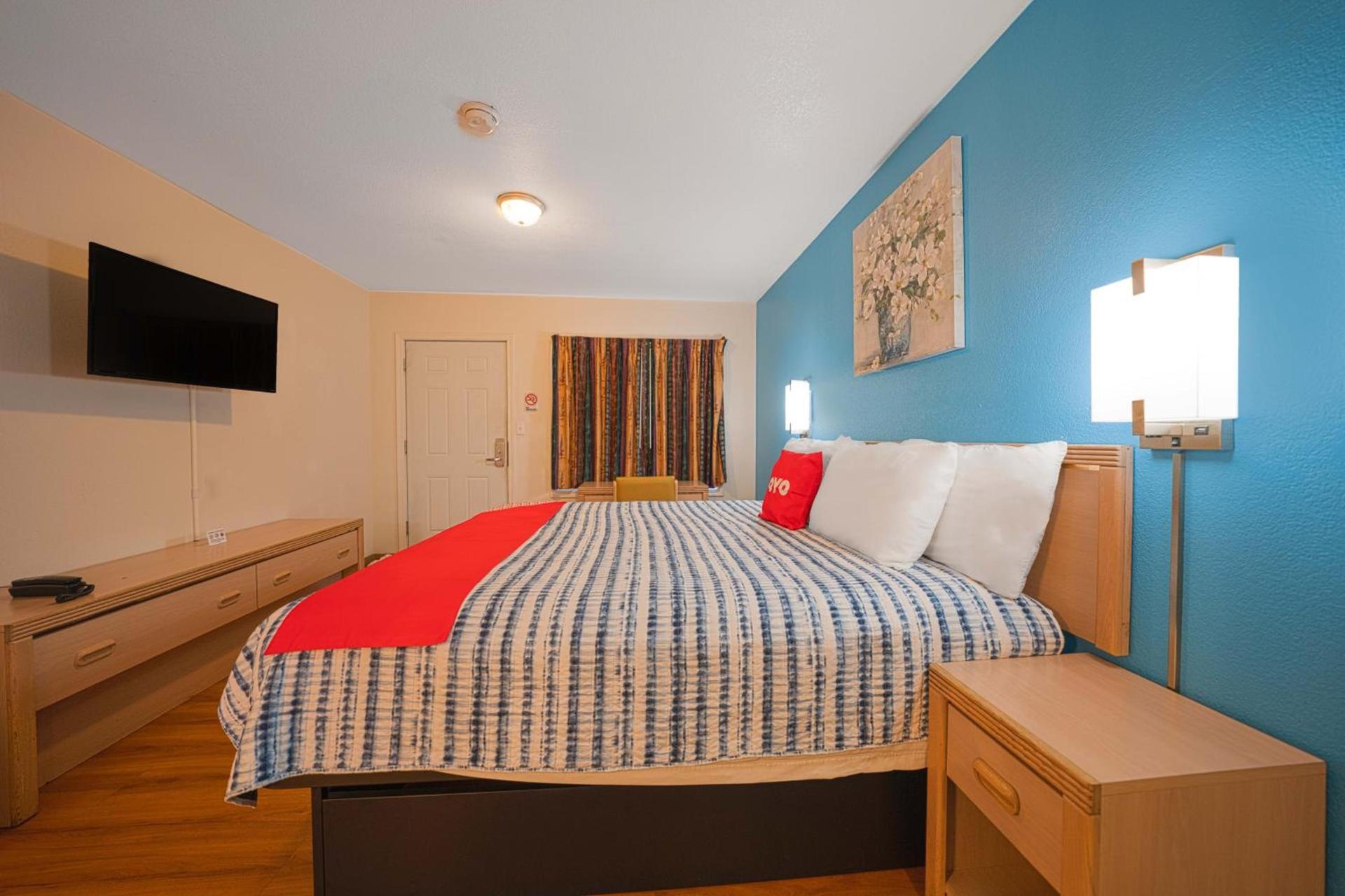Royal Gateway Motel photo 8