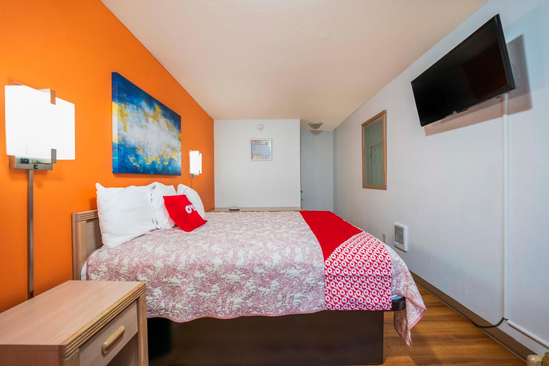 Royal Gateway Motel photo 18