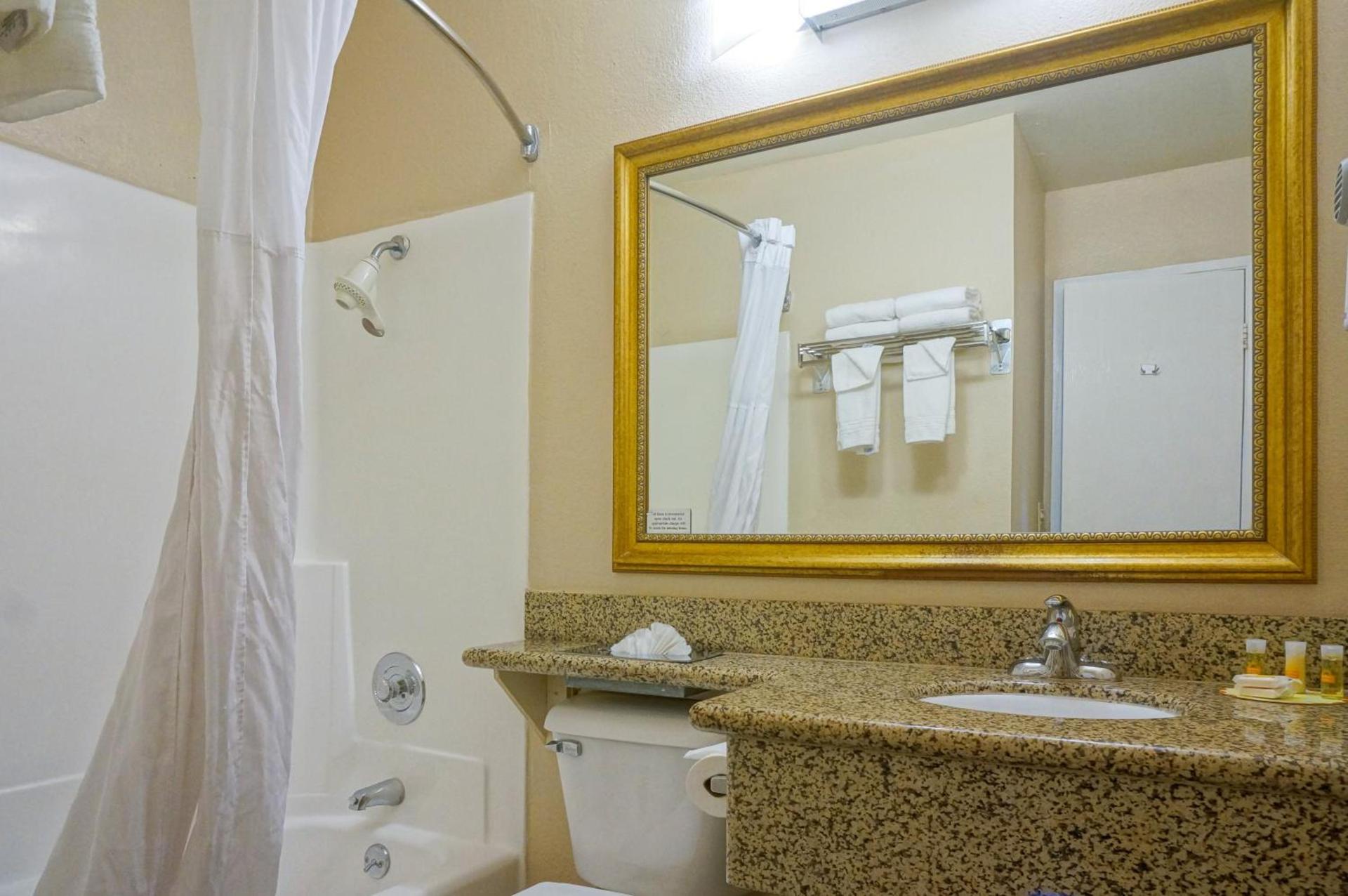 Days Inn by Wyndham Mission Valley-SDSU photo 11