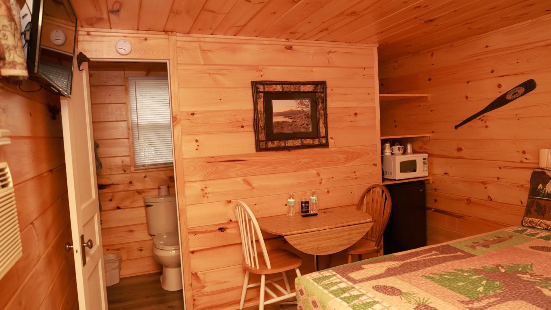 Rowe's Adirondack Cabins of Schroon Lake photo 47