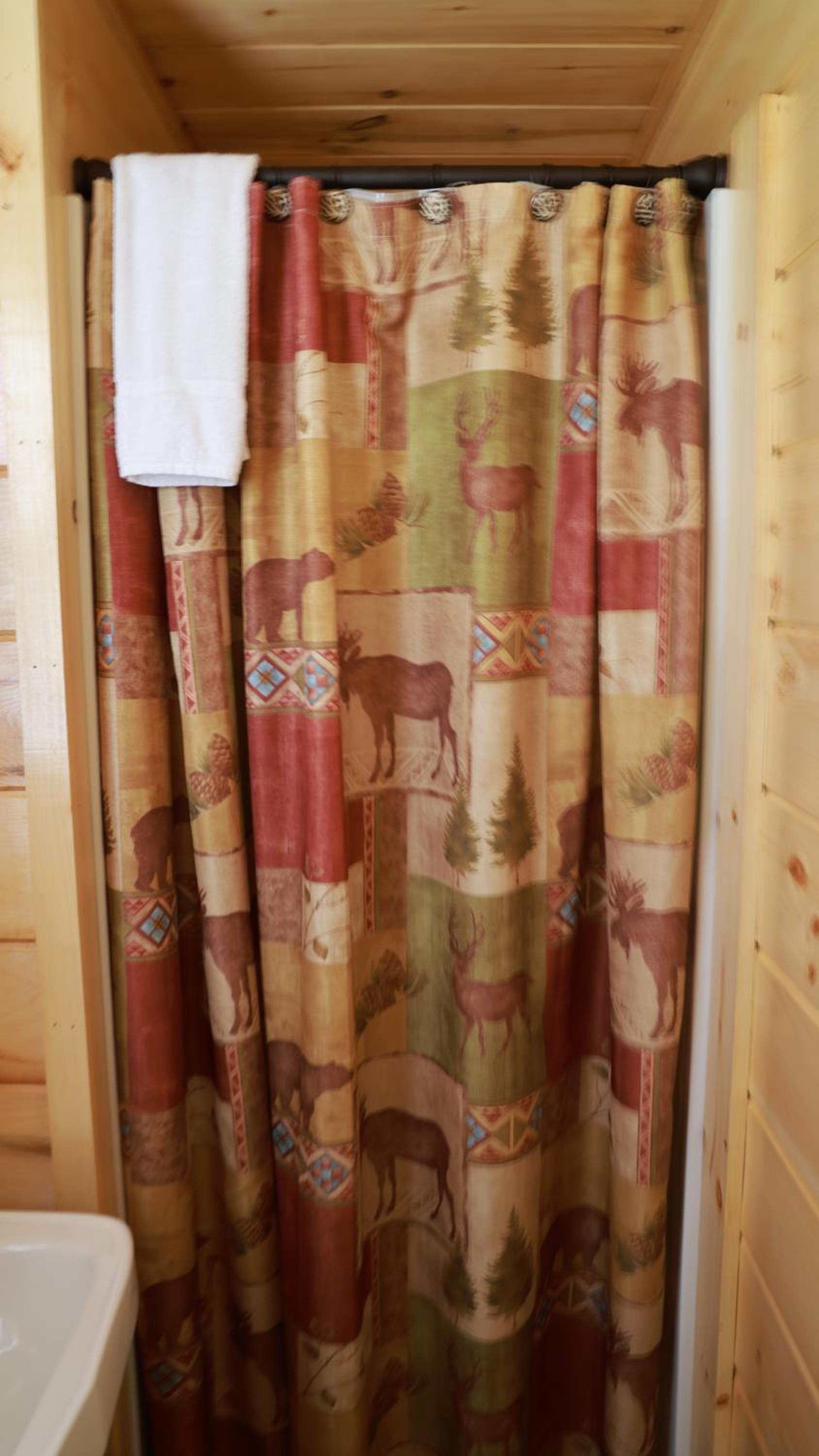 Rowe's Adirondack Cabins of Schroon Lake photo 53