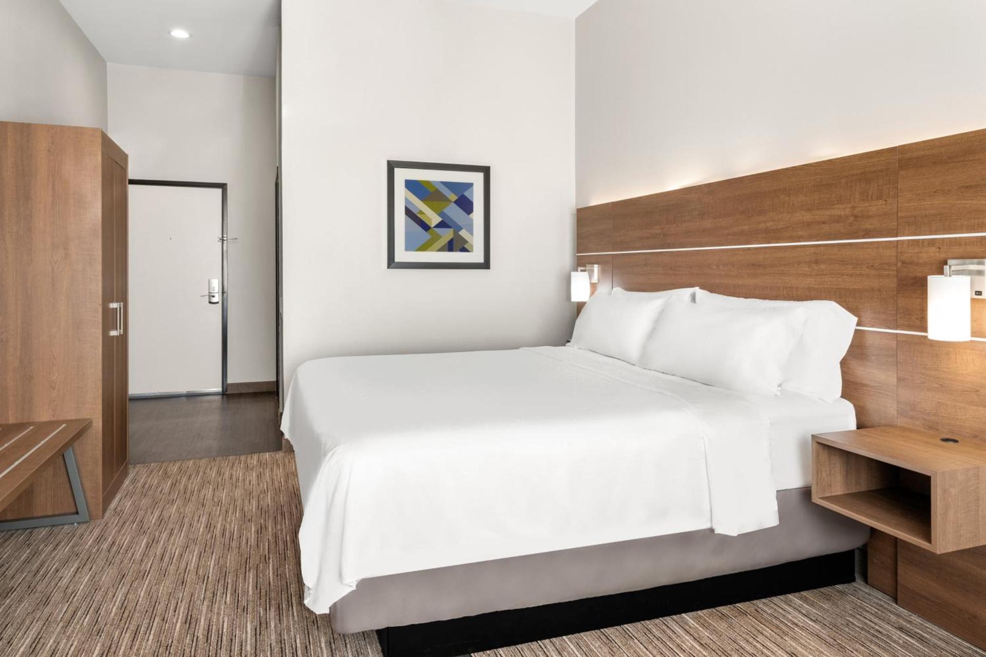 Holiday Inn Express & Suites Graham by IHG photo 16