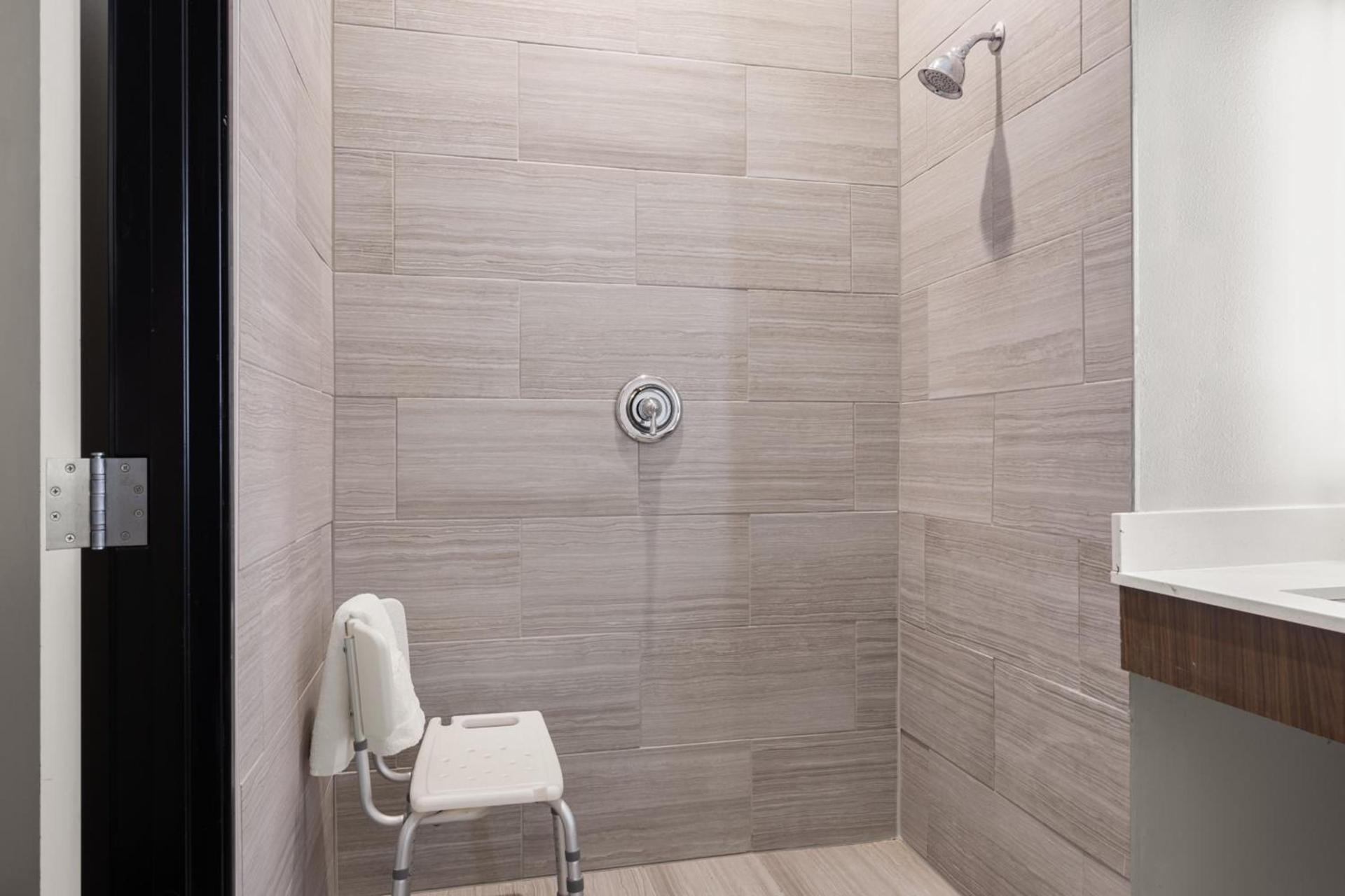 Holiday Inn Express & Suites Graham by IHG photo 21