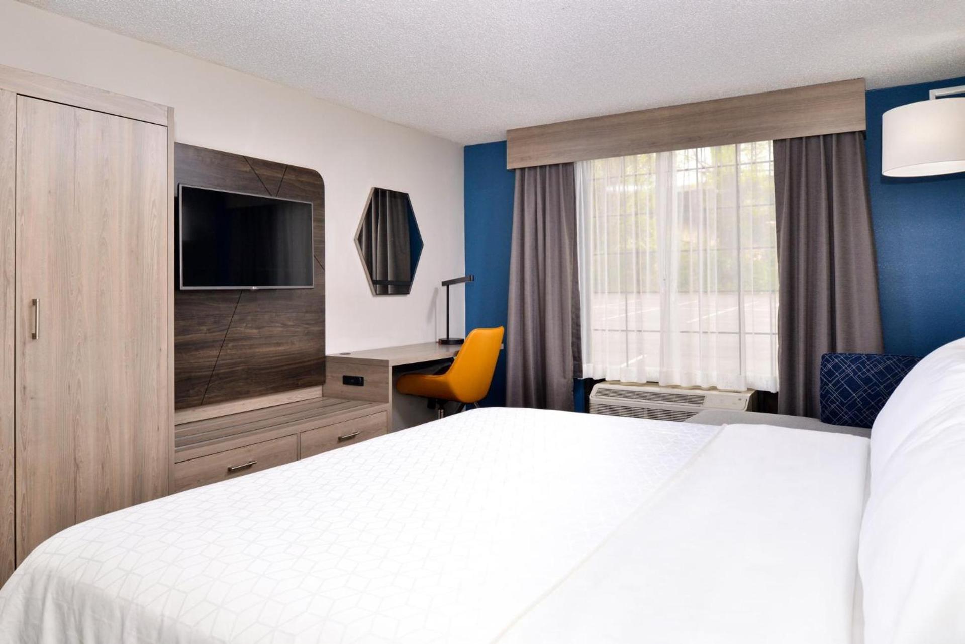 Holiday Inn Express Winston-Salem Medical Ctr Area photo 31