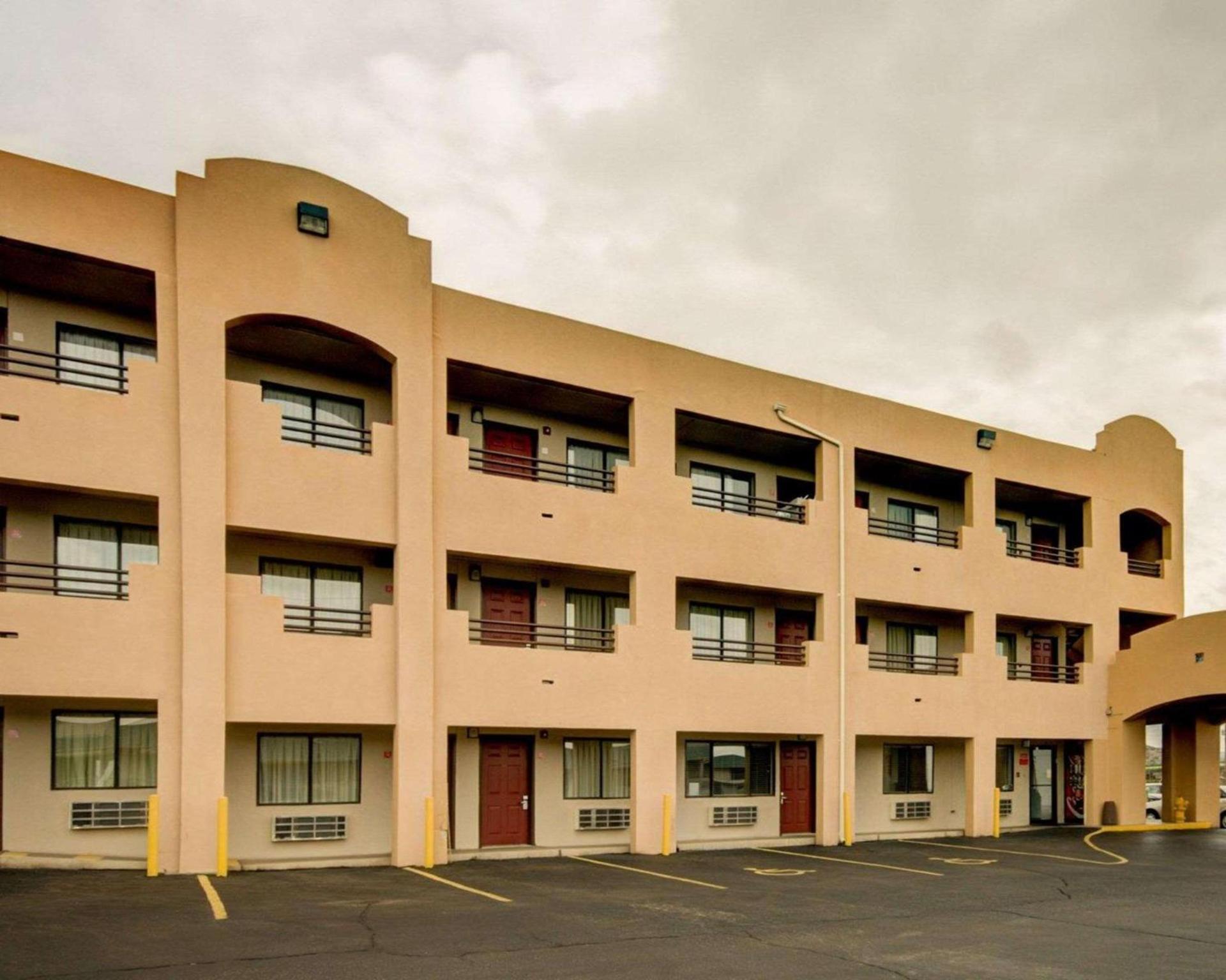 Econo Lodge Albuquerque East photo 2