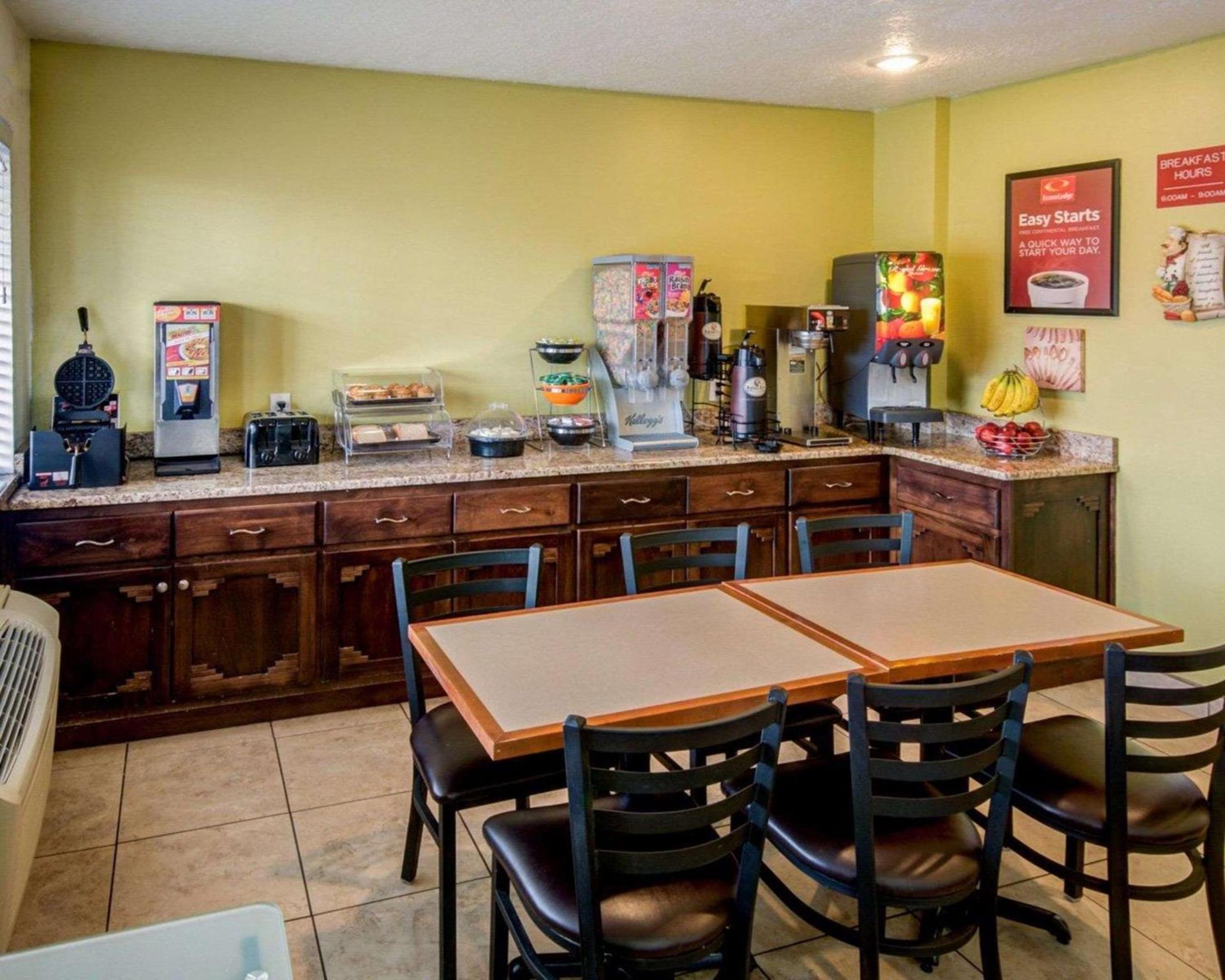 Econo Lodge Albuquerque East photo 19