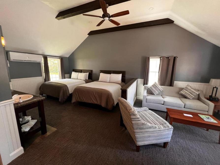 New England Inn & Lodge photo 57