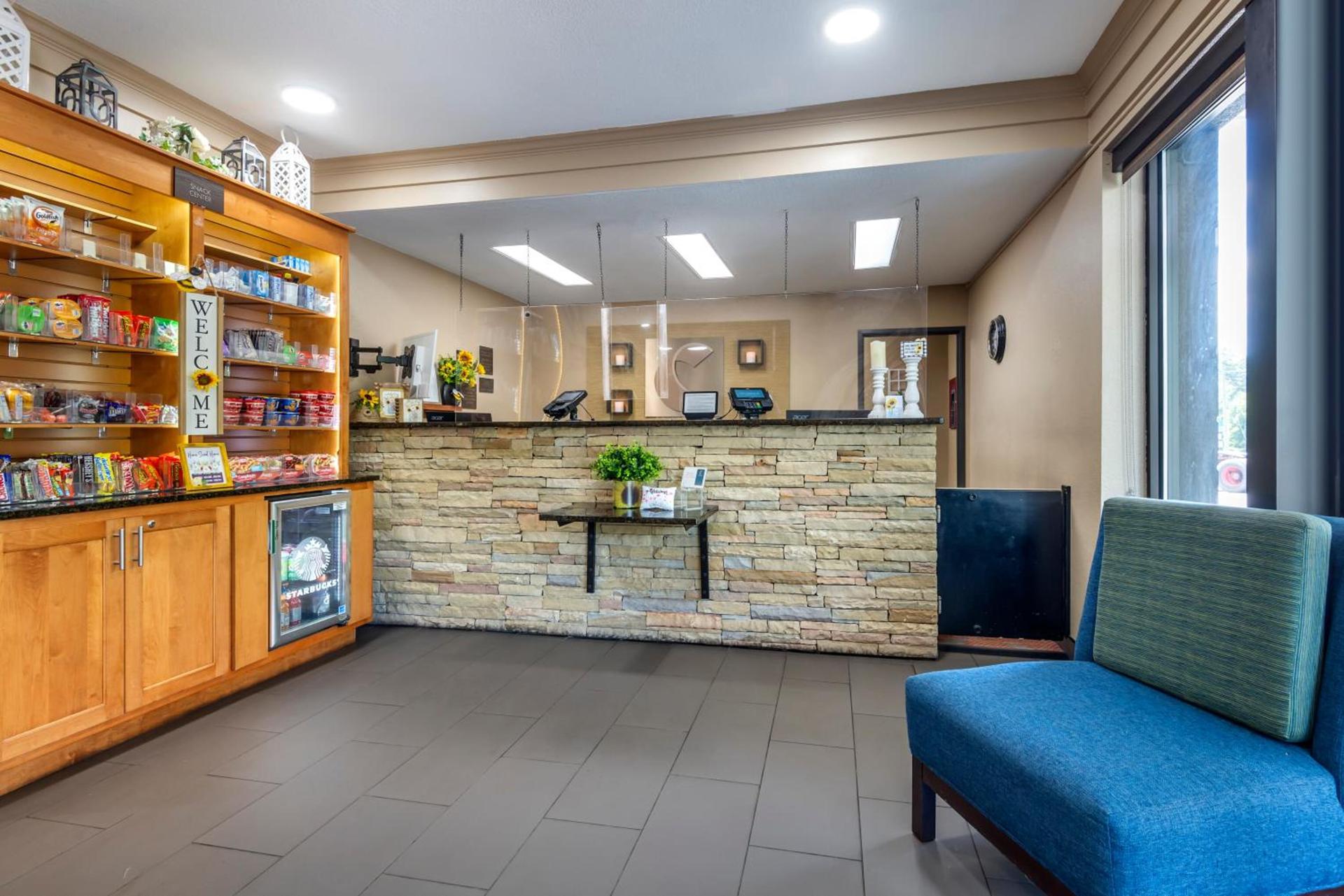 Spark by Hilton Asheville Blue Ridge Parkway photo 60