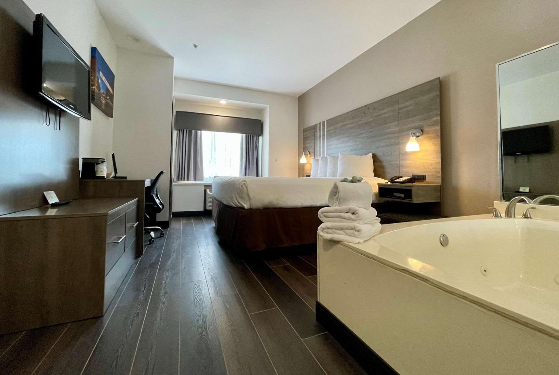 Best Western Roanoke Inn & Suites photo 4