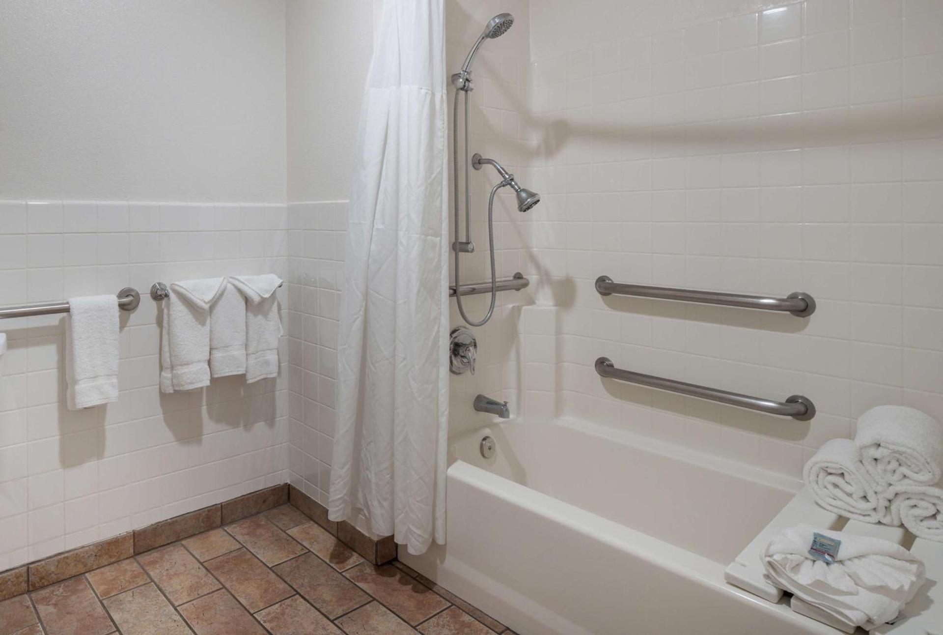 Best Western Corona Hotel & Suites photo 13