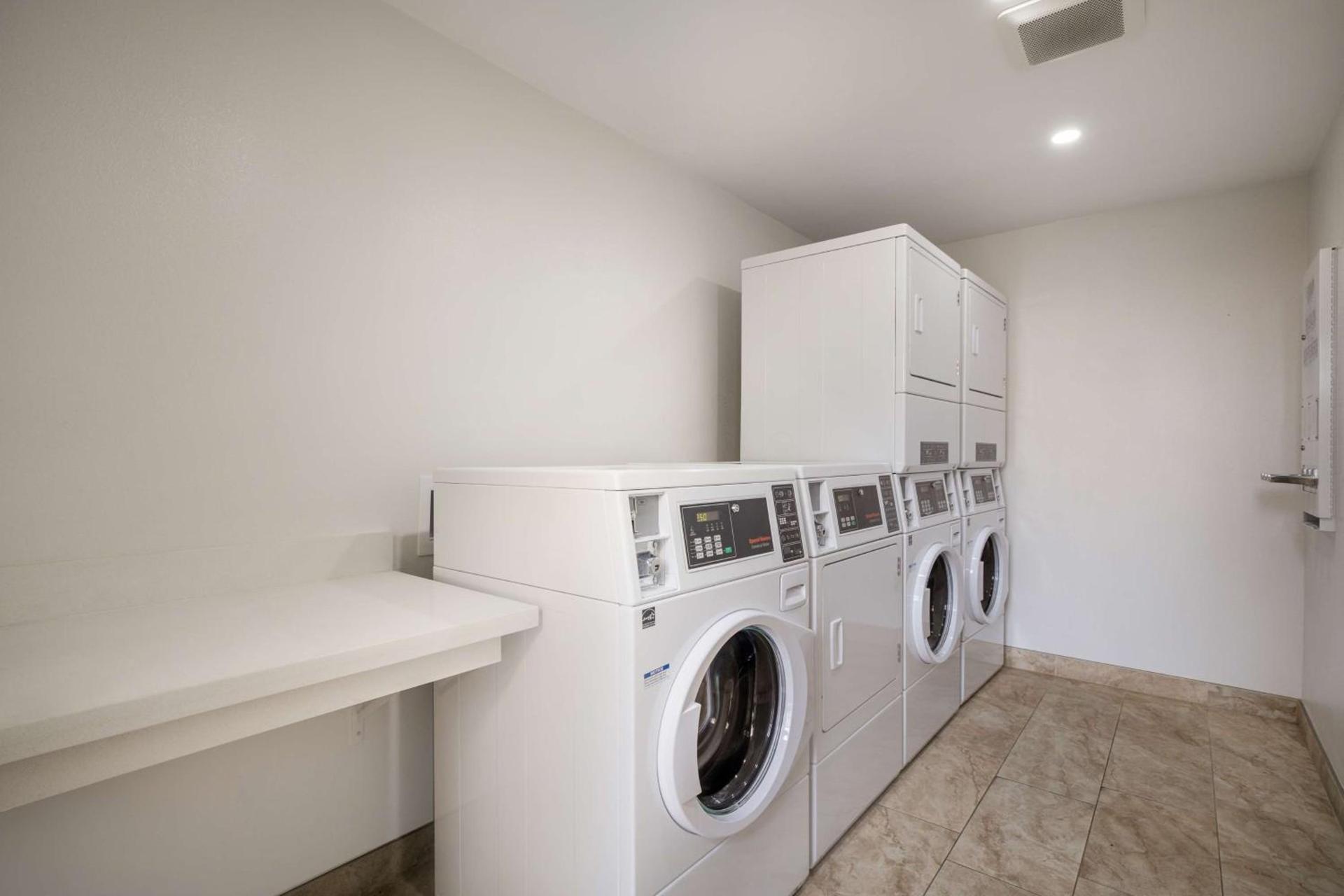 Best Western Corona Hotel & Suites photo 6