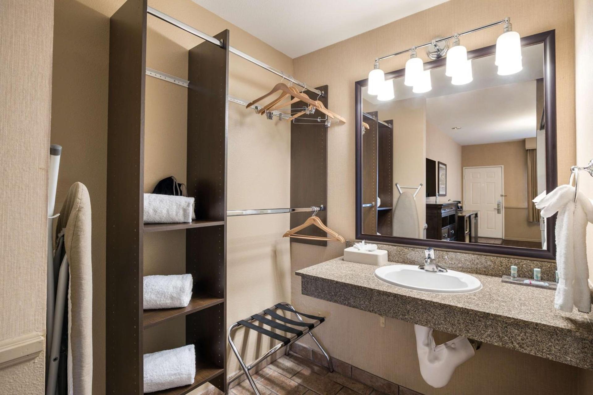 Best Western Corona Hotel & Suites photo 30