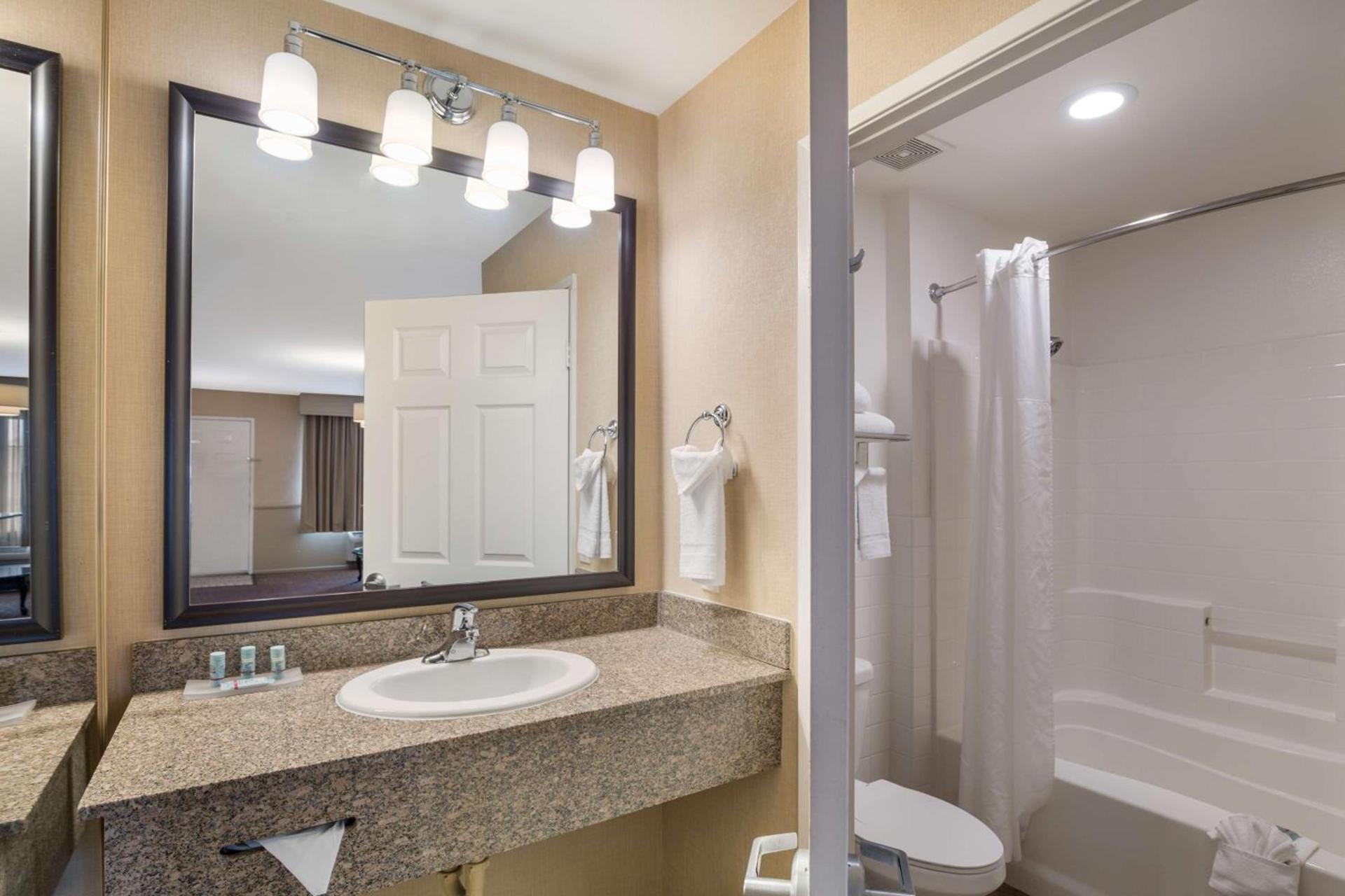 Best Western Corona Hotel & Suites photo 31