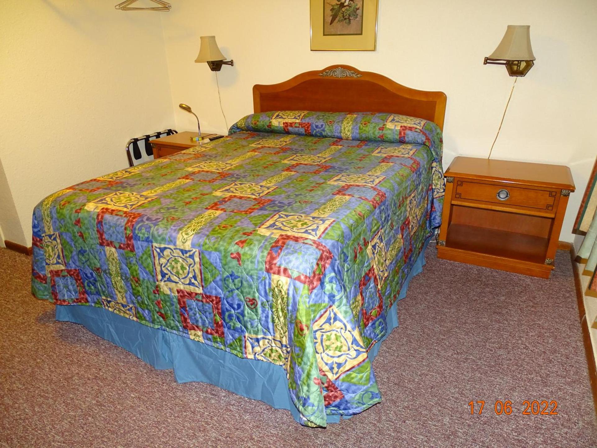 Best Budget Inn photo 29