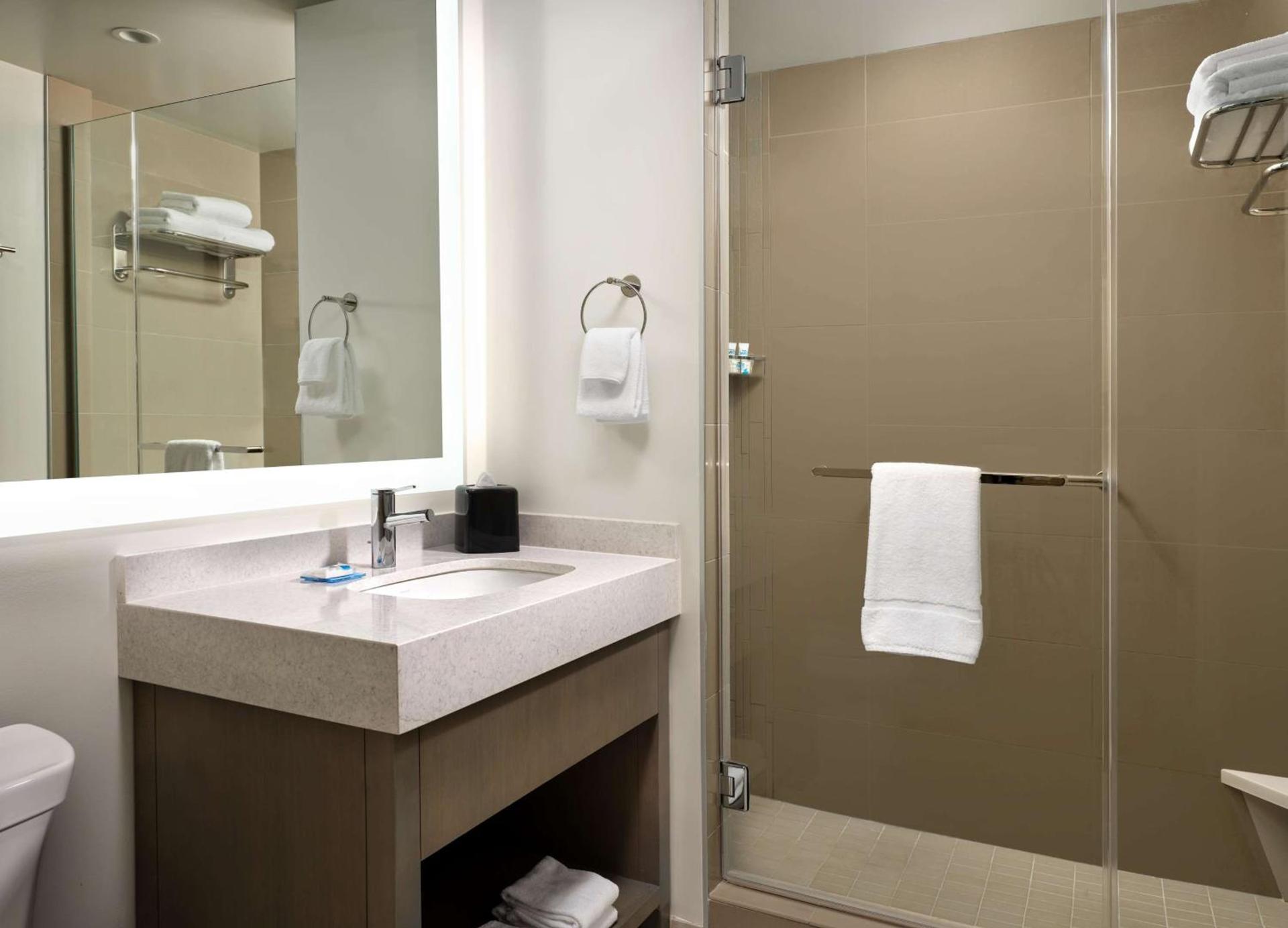Hyatt House LA - University Medical Center photo 3