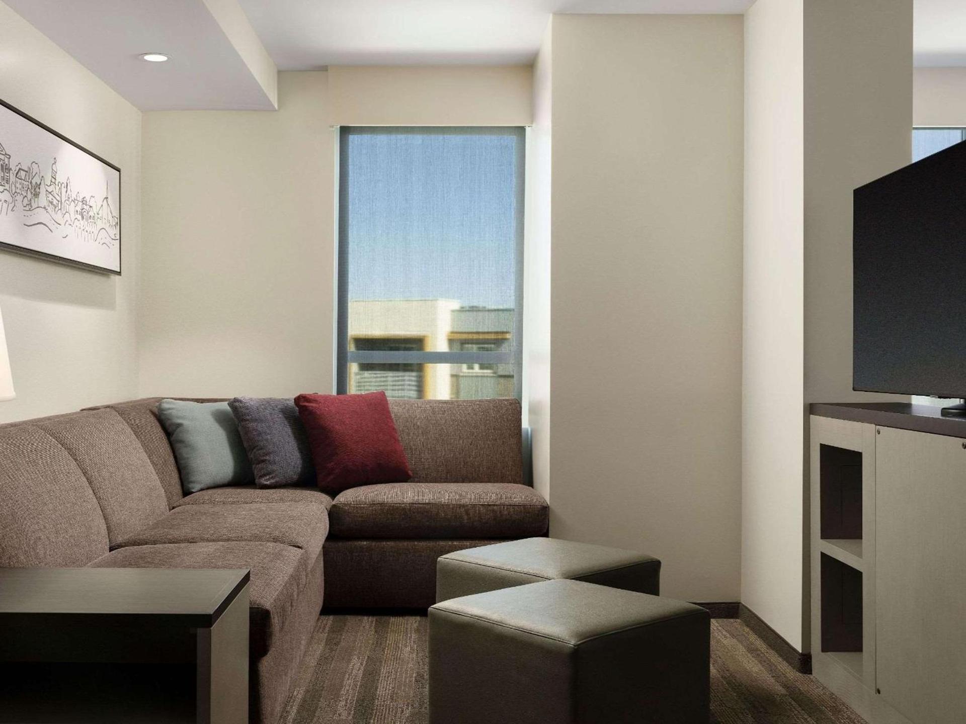 Hyatt House LA - University Medical Center photo 6