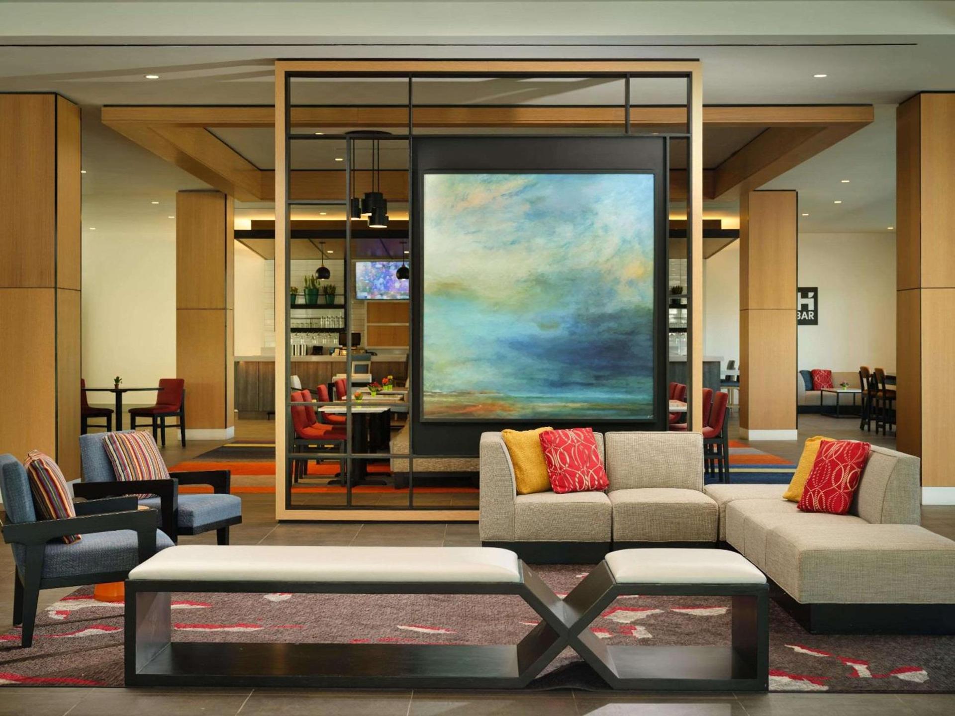 Hyatt House LA - University Medical Center photo 9