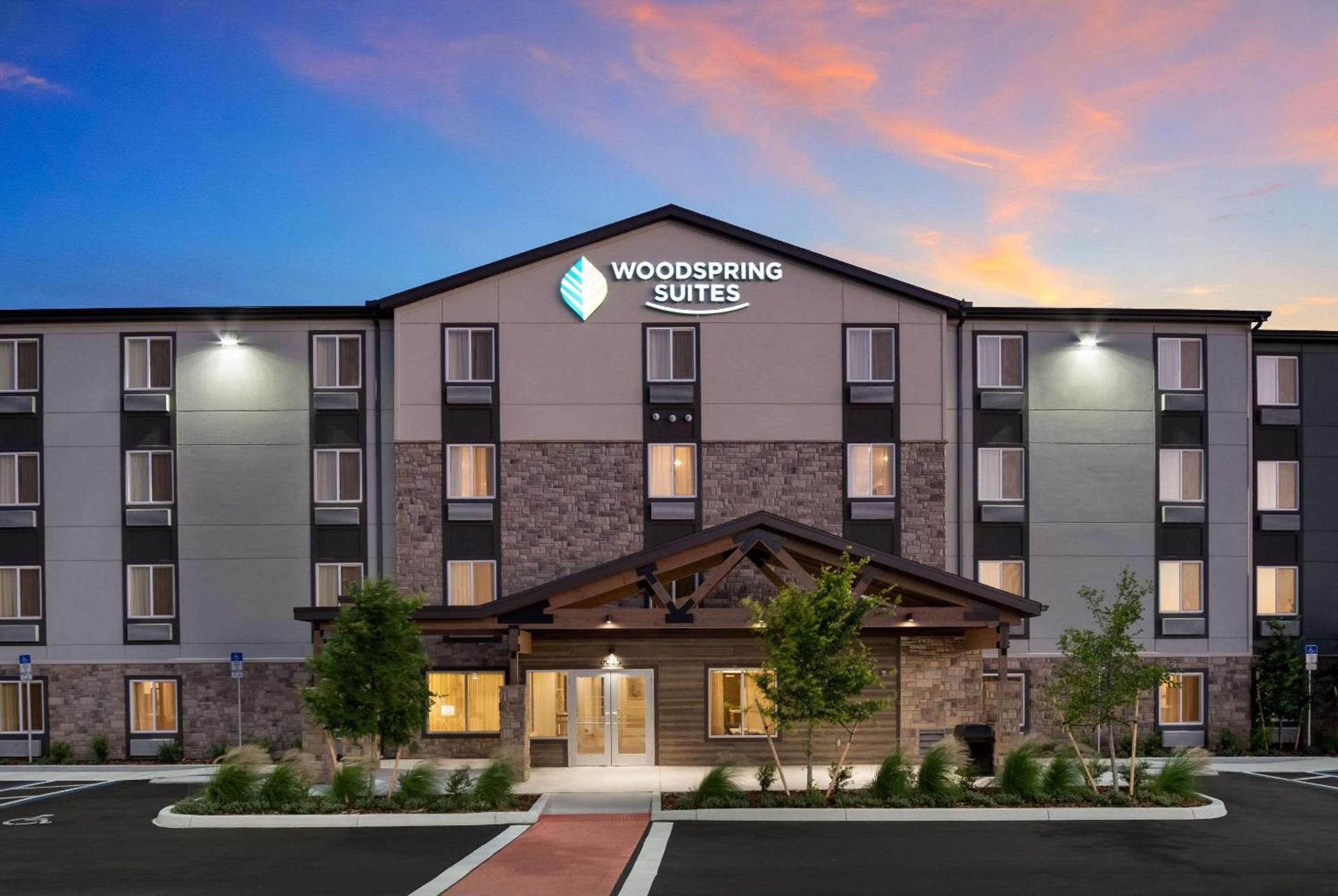 WoodSpring Suites Orlando I-4 & Convention Center photo 3