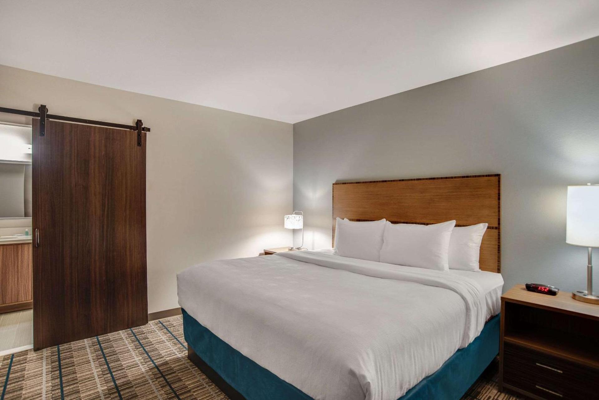 MainStay Suites Carlisle - Harrisburg photo 34