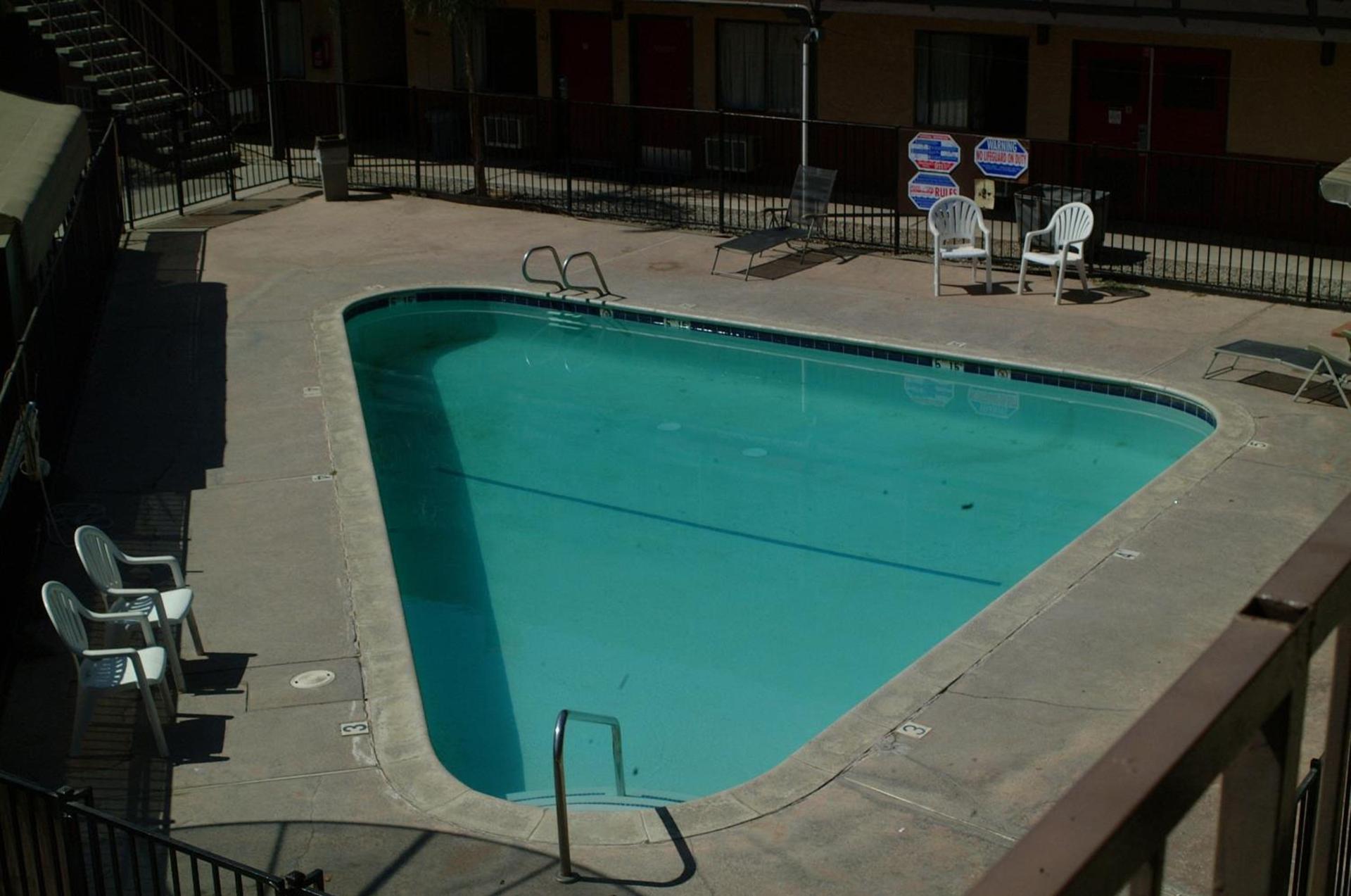 Best Economy Inn & Suites photo 15