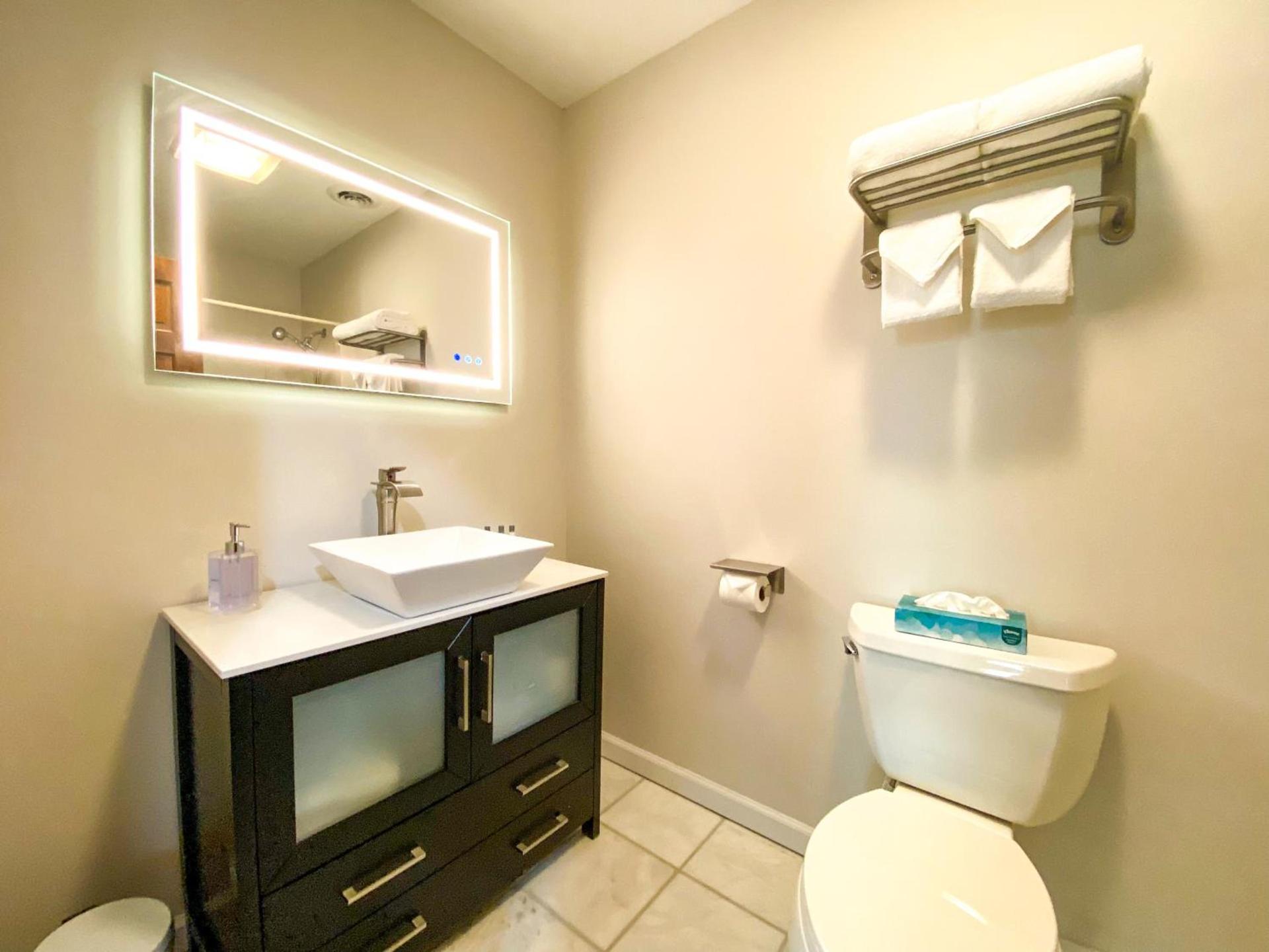 The Central Downtown Inn Suites photo 13