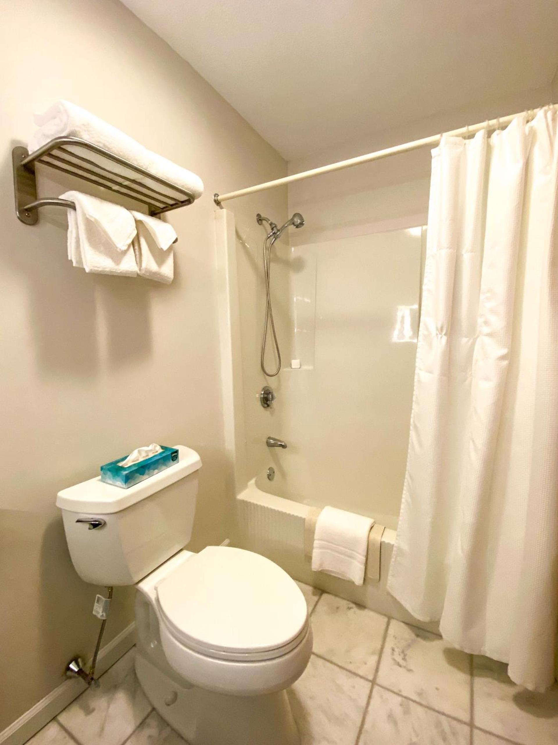 The Central Downtown Inn Suites photo 32