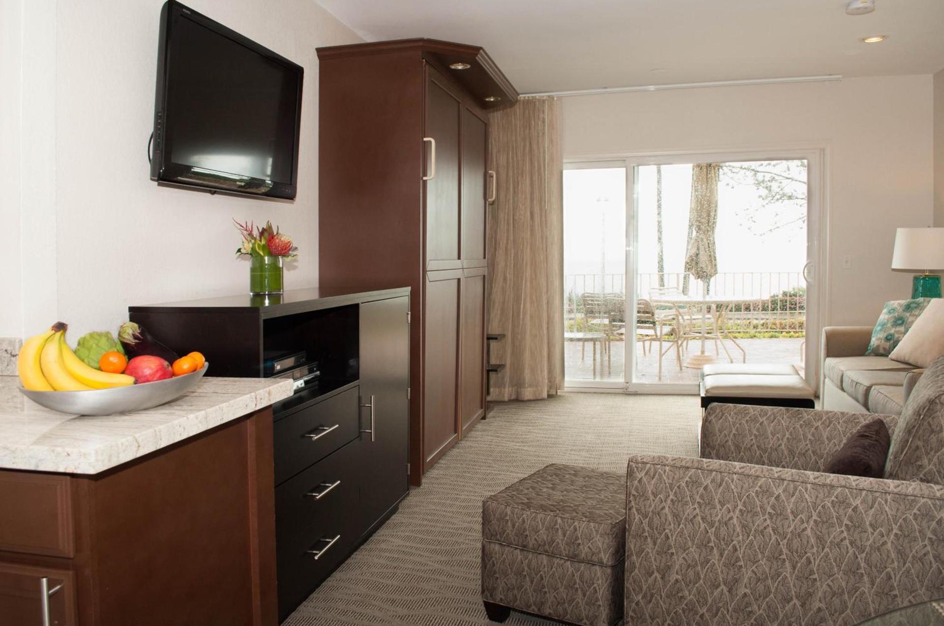 Laguna Shores Studio Suites photo 24