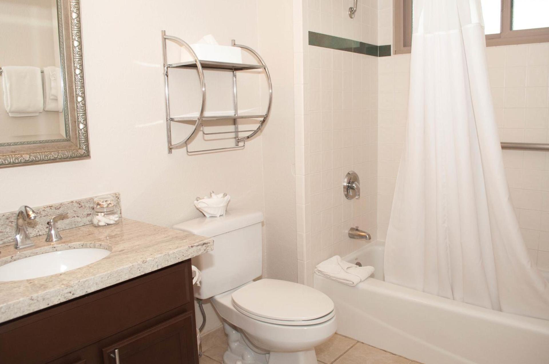 Laguna Shores Studio Suites photo 22