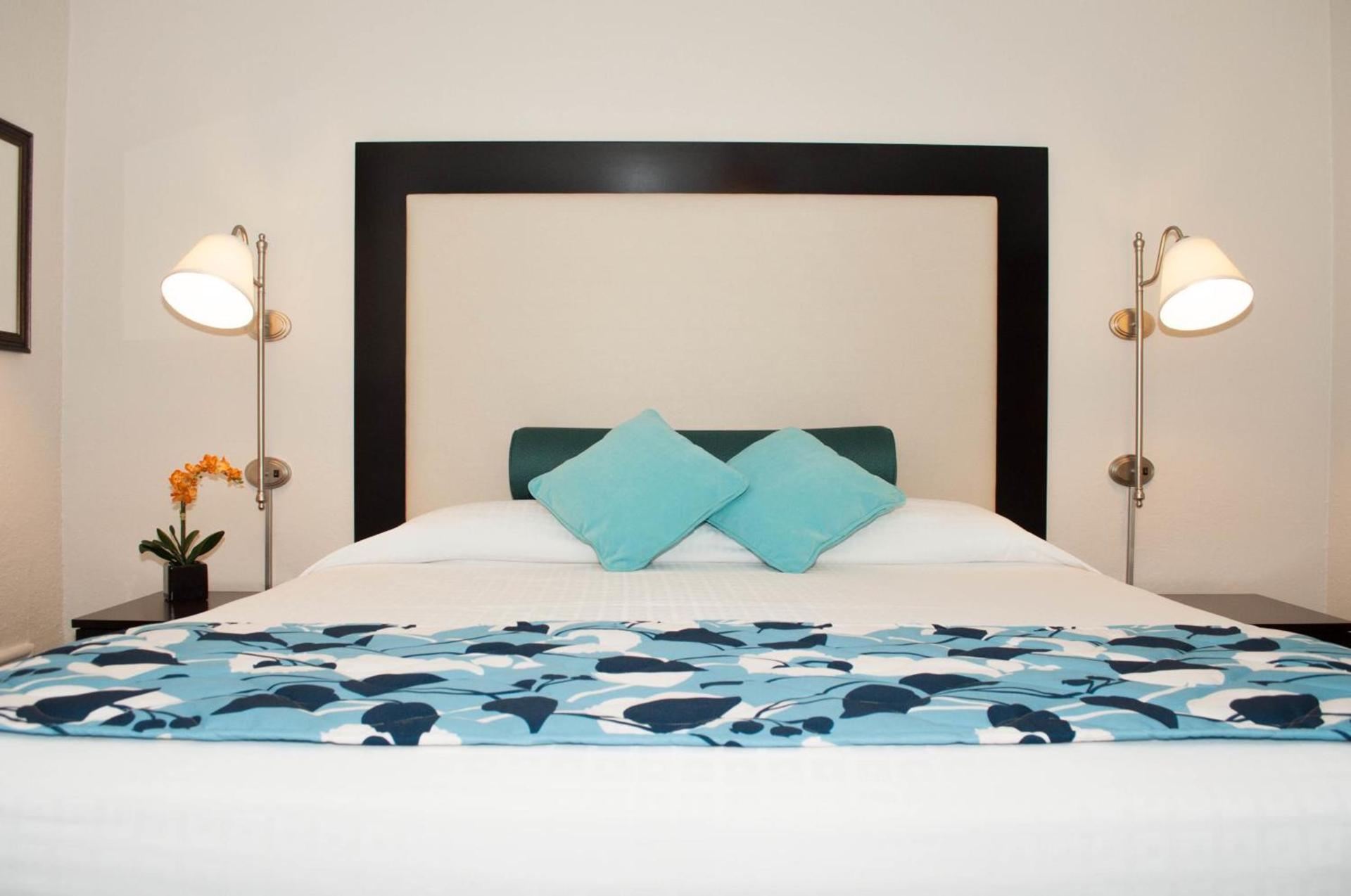 Laguna Shores Studio Suites photo 26