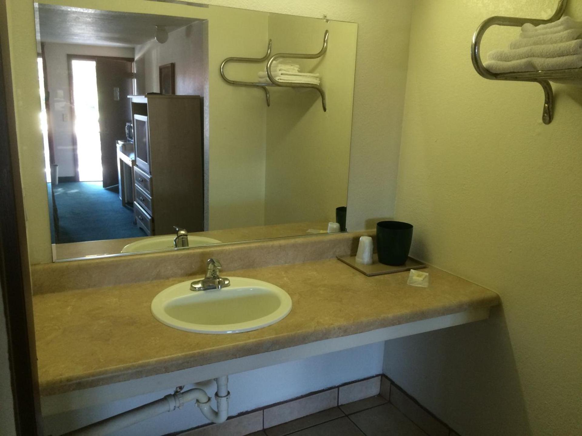 Sunrise Inn - Bradenton photo 12