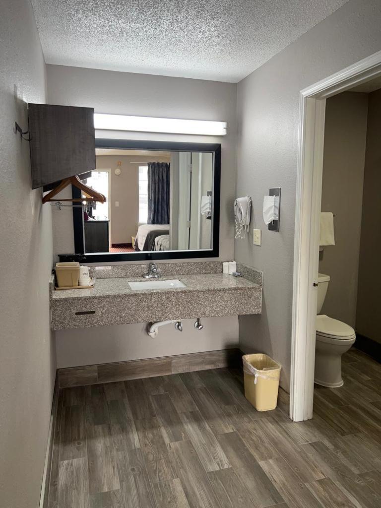 Keywest Inn - Tuscumbia - Muscle Shoals photo 14