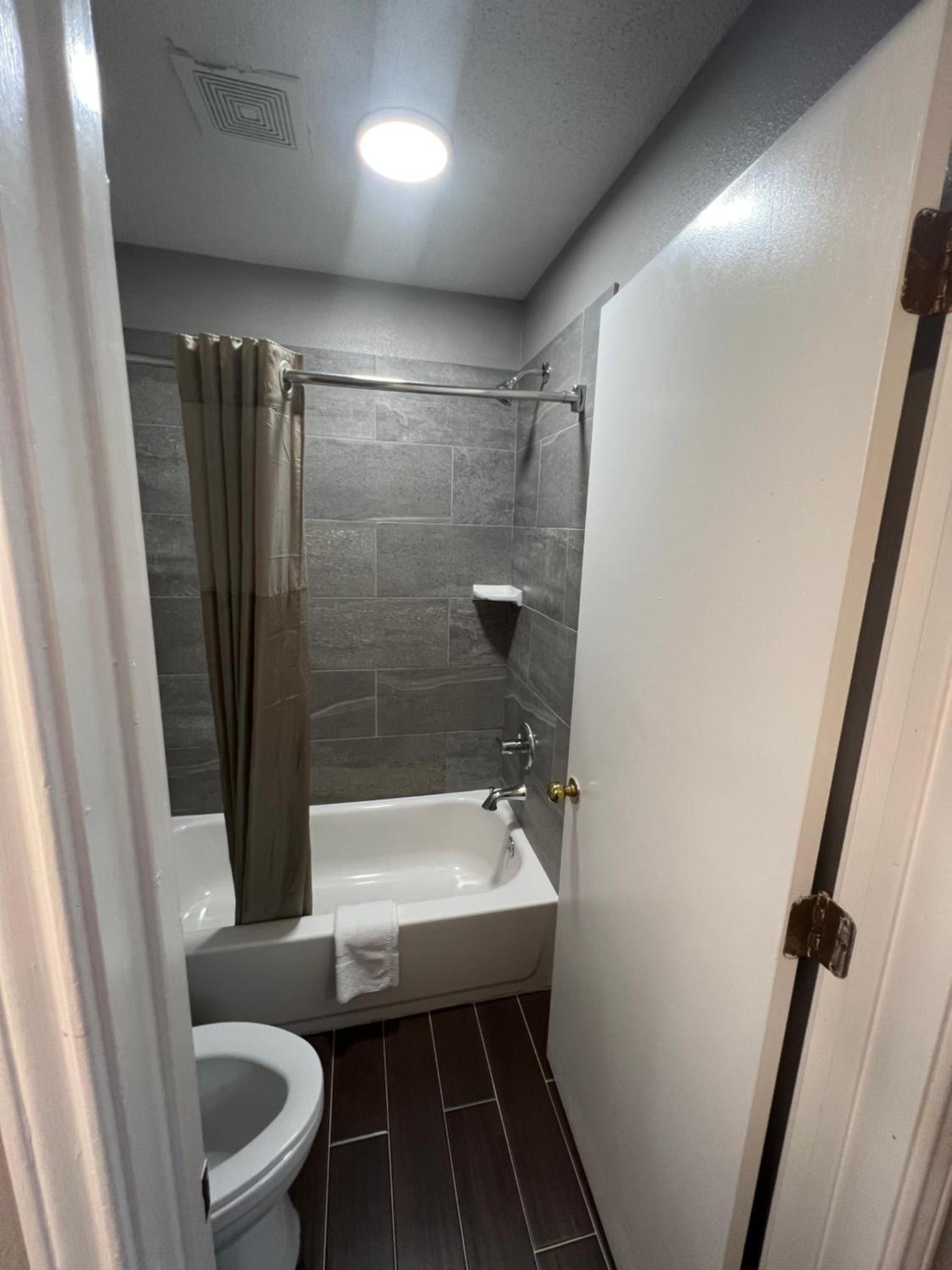 Keywest Inn - Tuscumbia - Muscle Shoals photo 43
