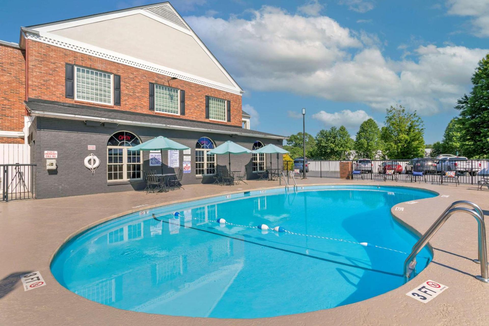 Best Western Hendersonville Inn photo 3