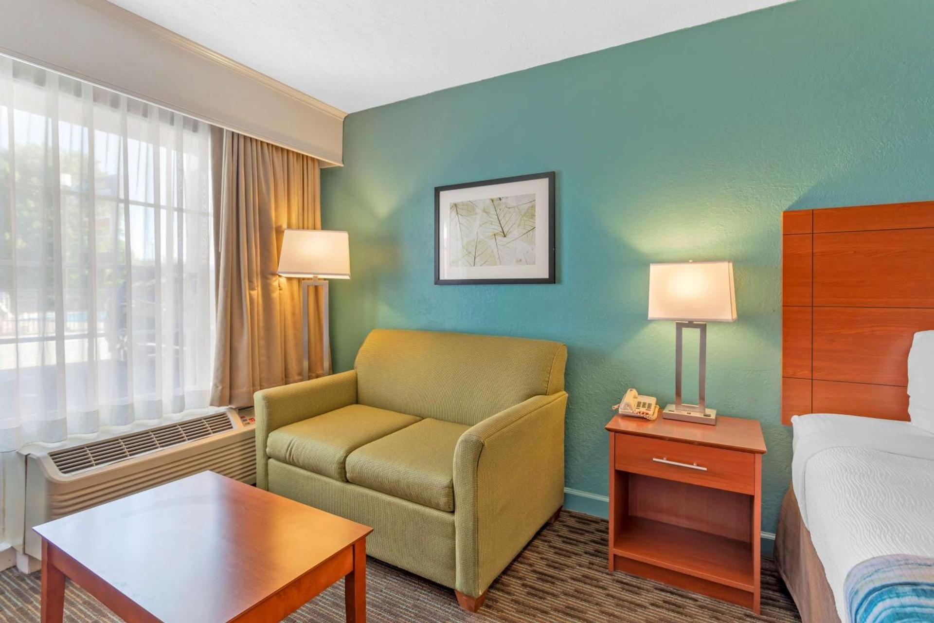 Best Western Hendersonville Inn photo 17