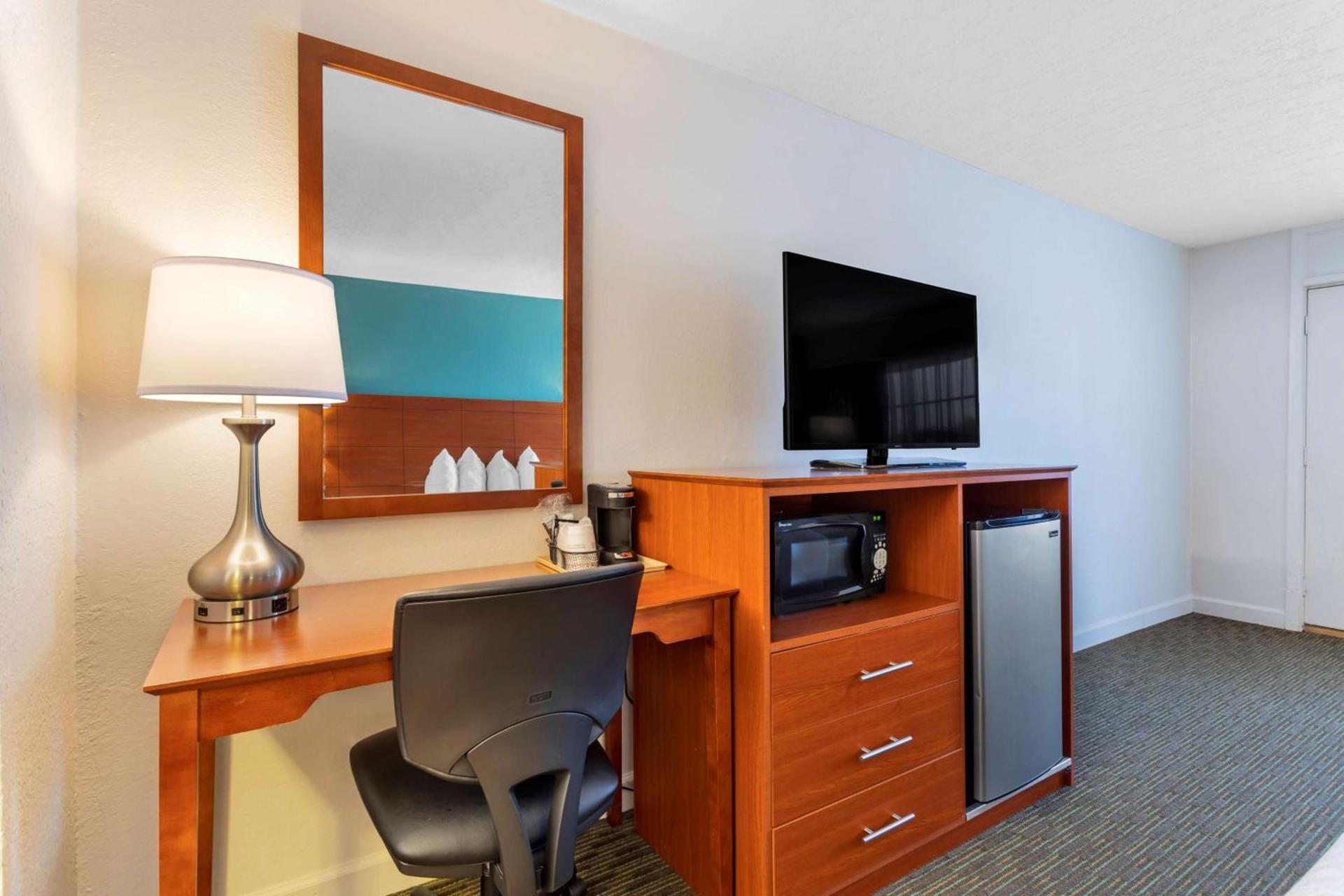 Best Western Hendersonville Inn photo 18