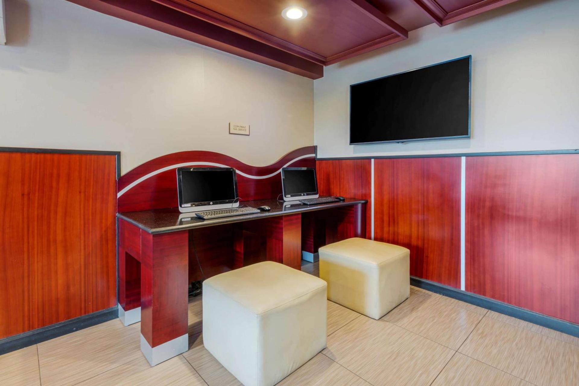 BEST WESTERN PLUS Poconos photo 4