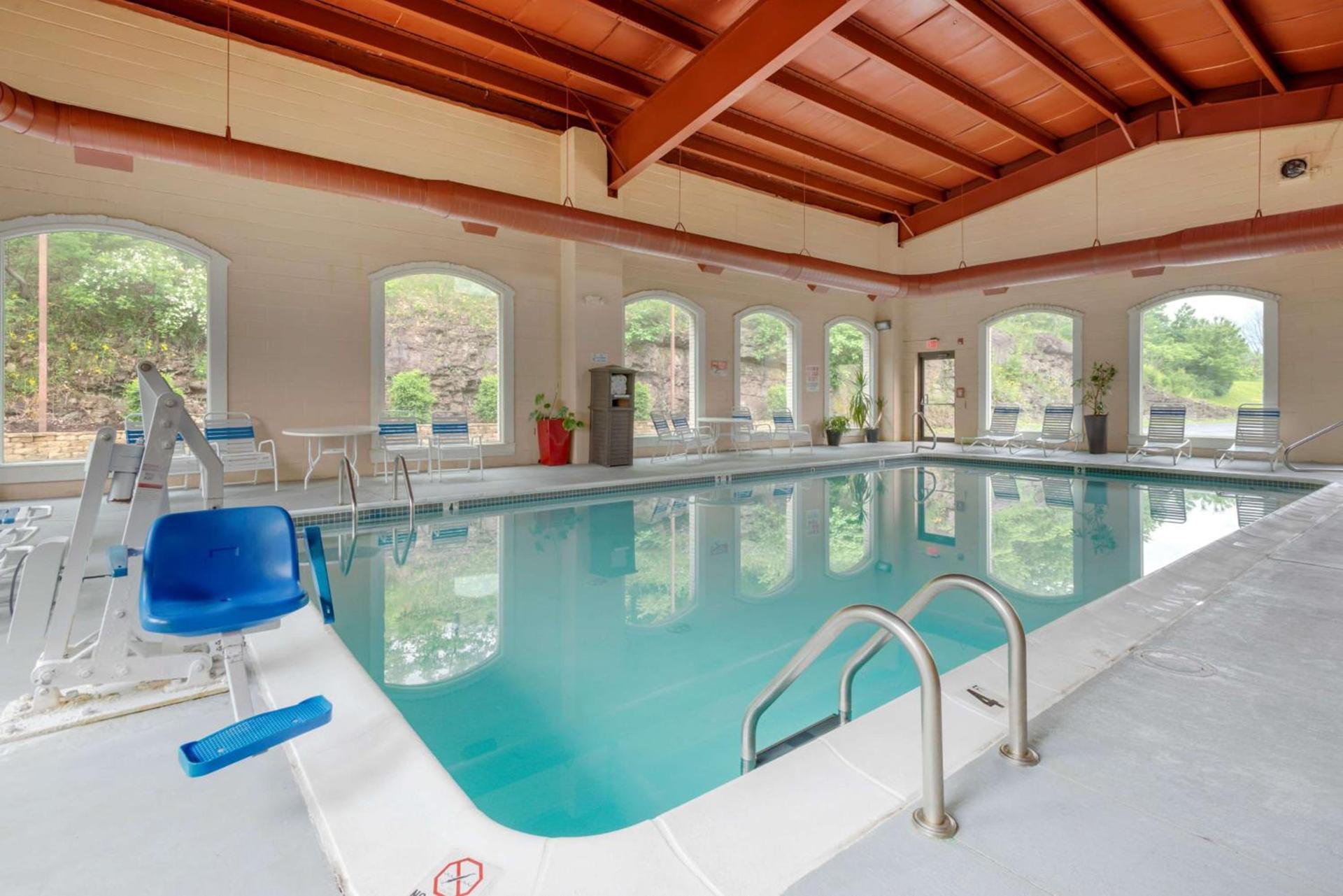 BEST WESTERN PLUS Poconos photo 3