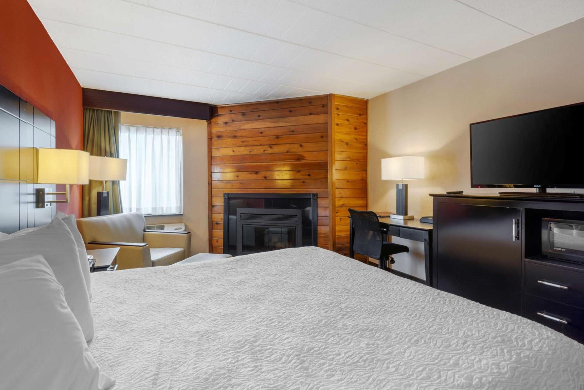 BEST WESTERN PLUS Poconos photo 8