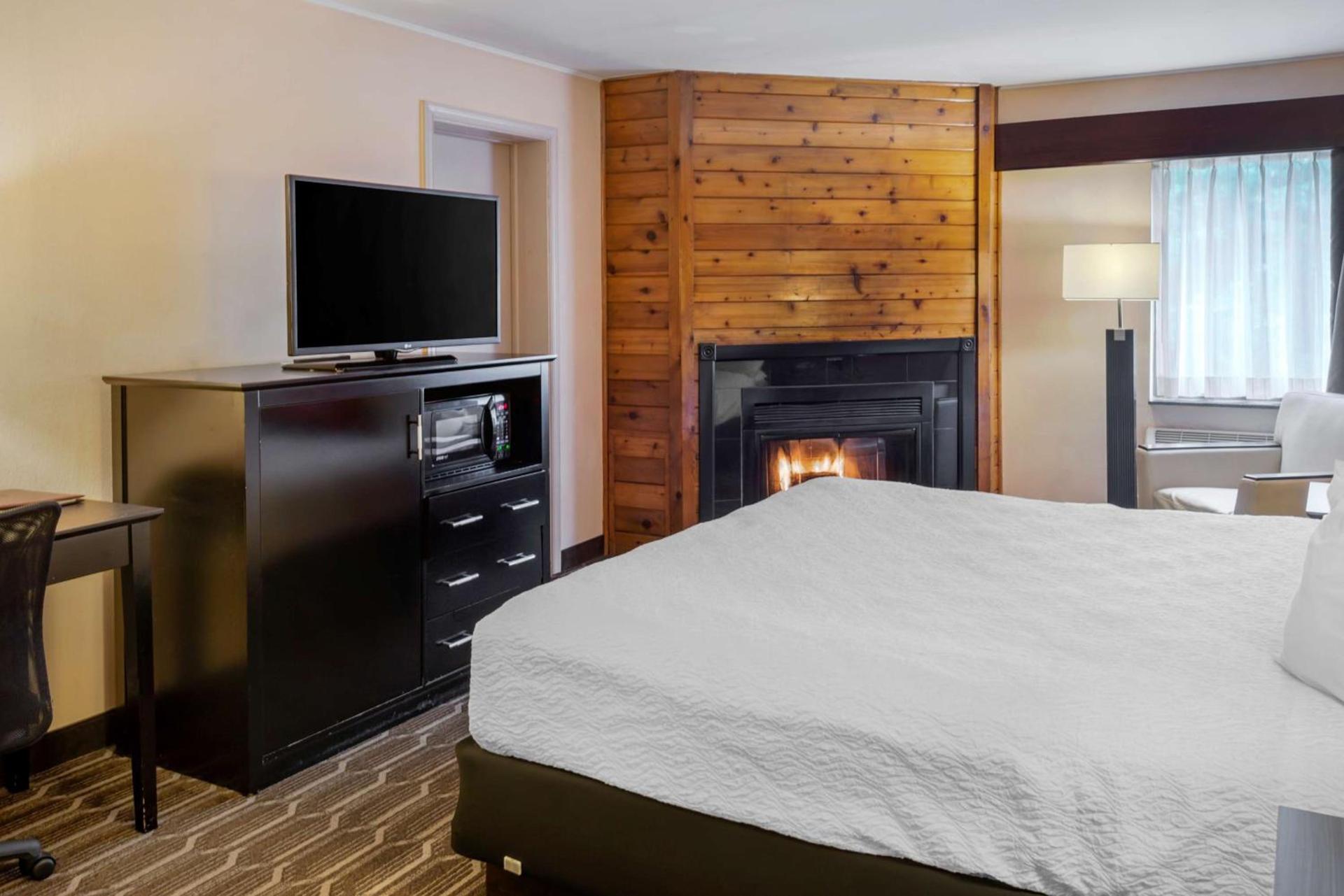 BEST WESTERN PLUS Poconos photo 11