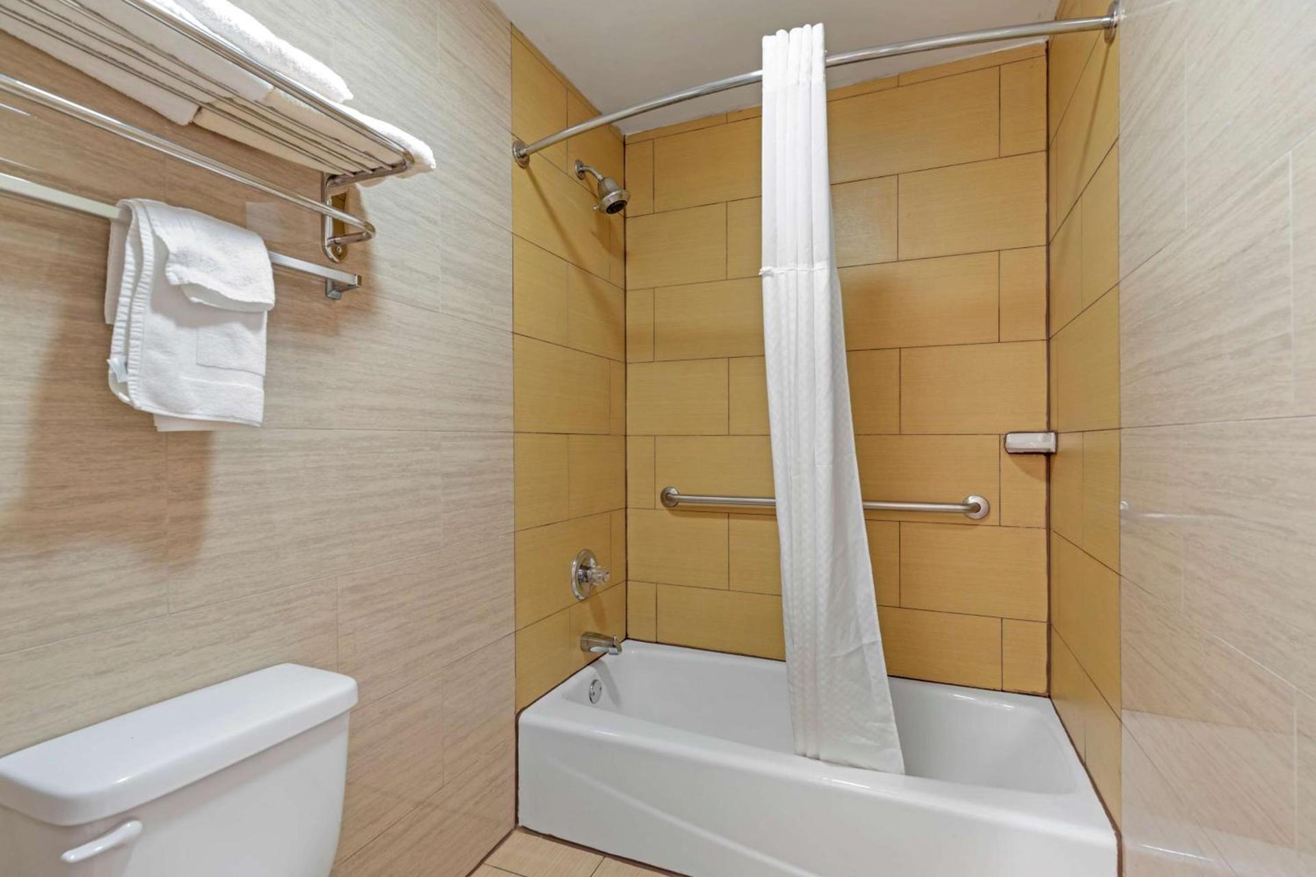 Best Western Brady Inn photo 14