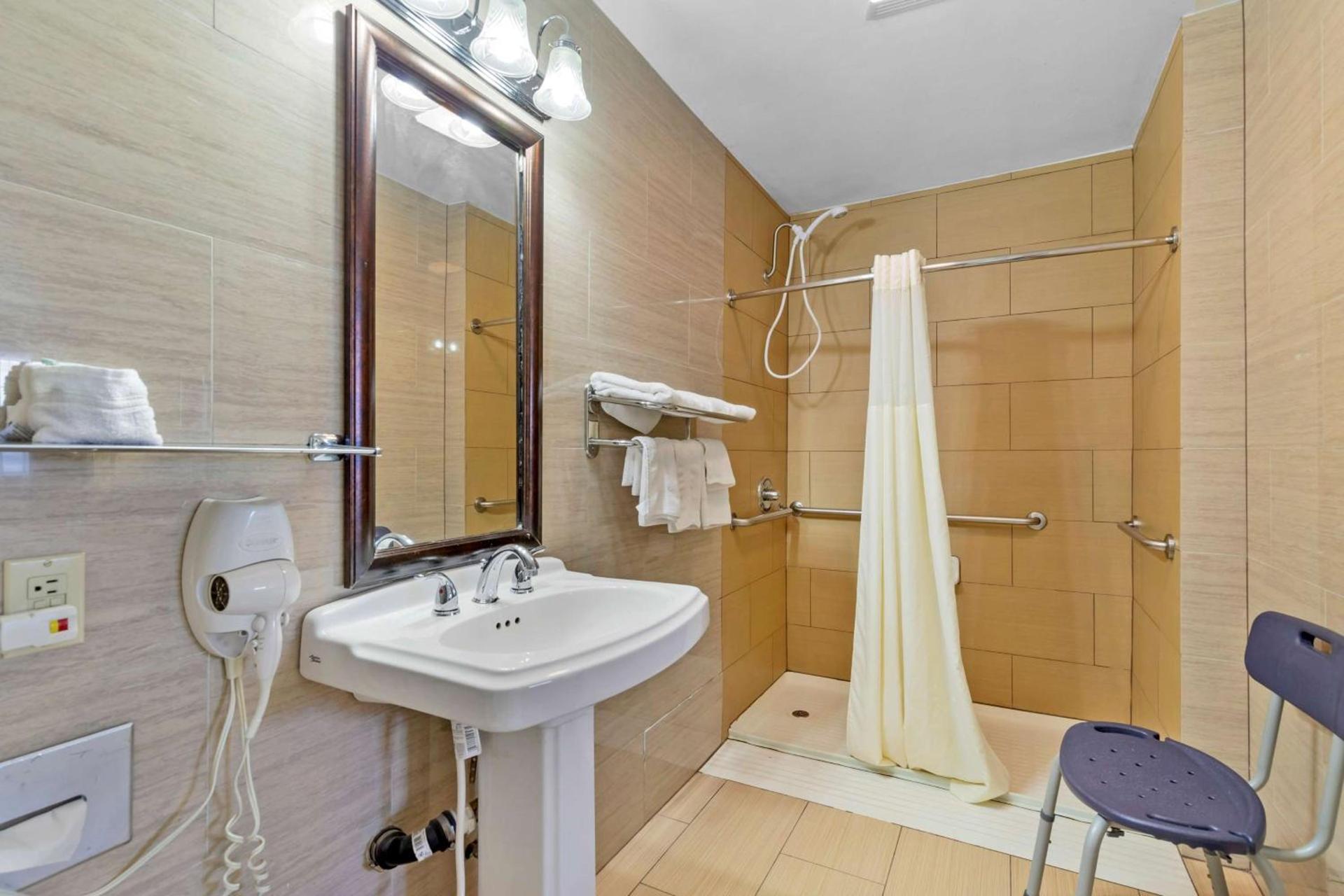 Best Western Brady Inn photo 17