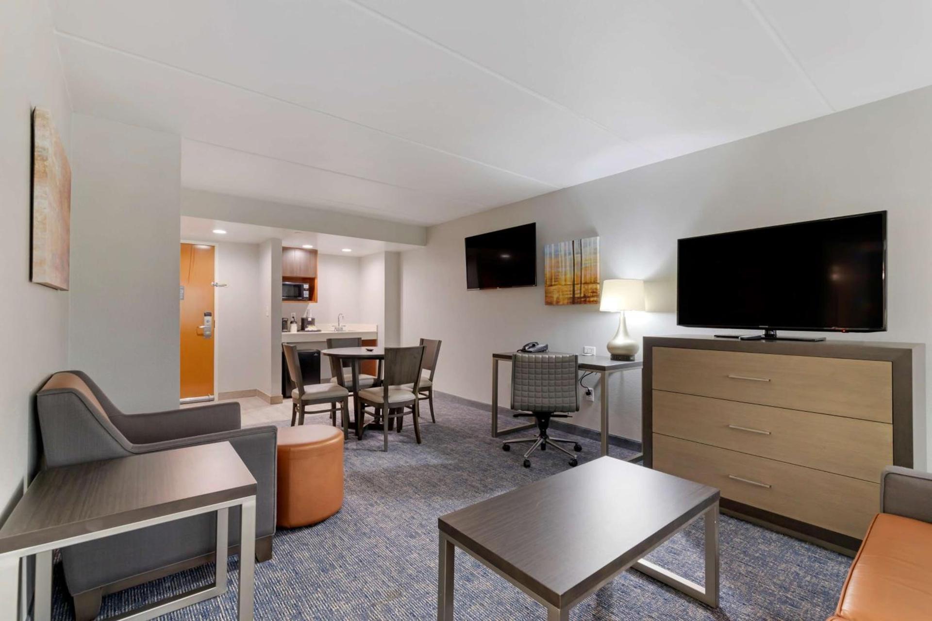 Best Western Plus McAllen Airport Hotel photo 38